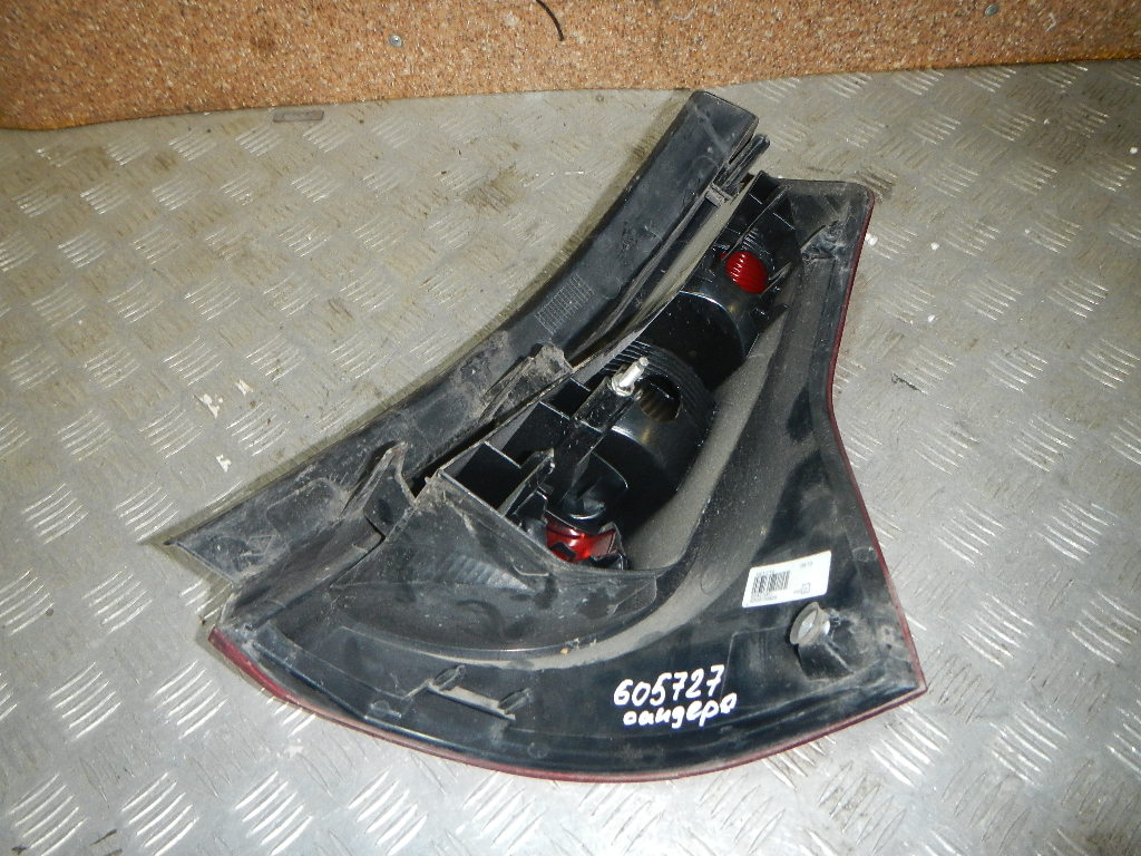 Фонарь задний левый