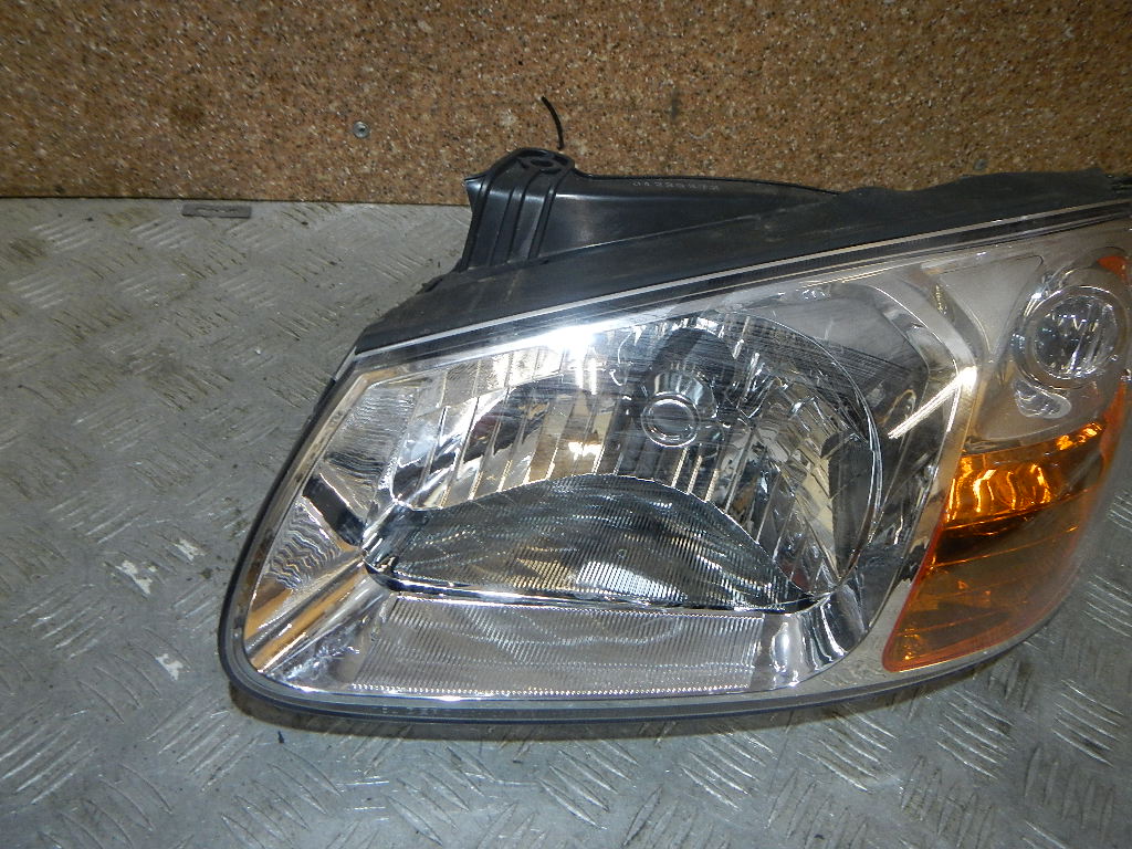 Фара левая