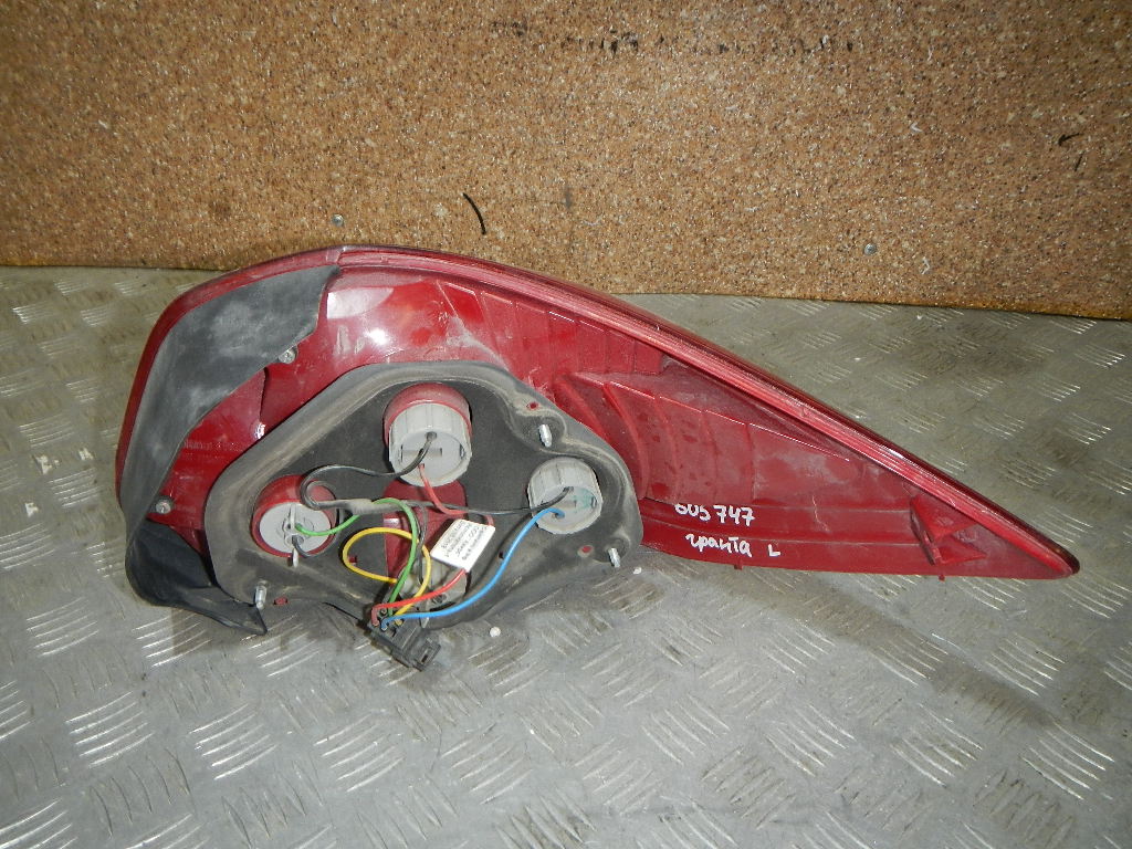 Фонарь задний левый
