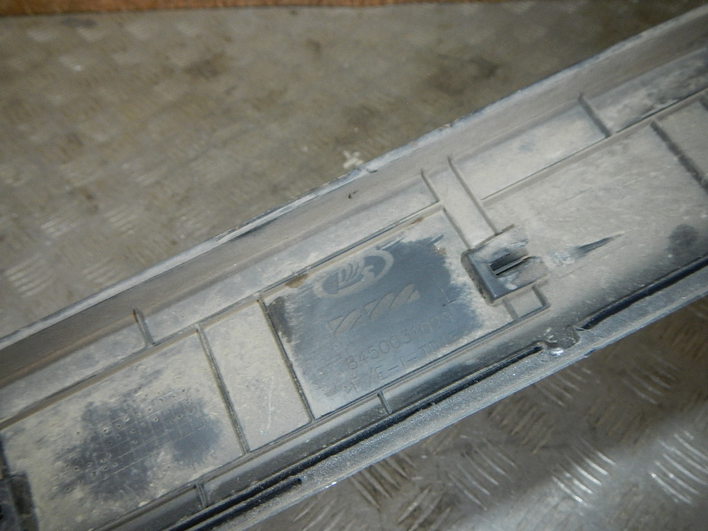 Молдинг задней левой двери