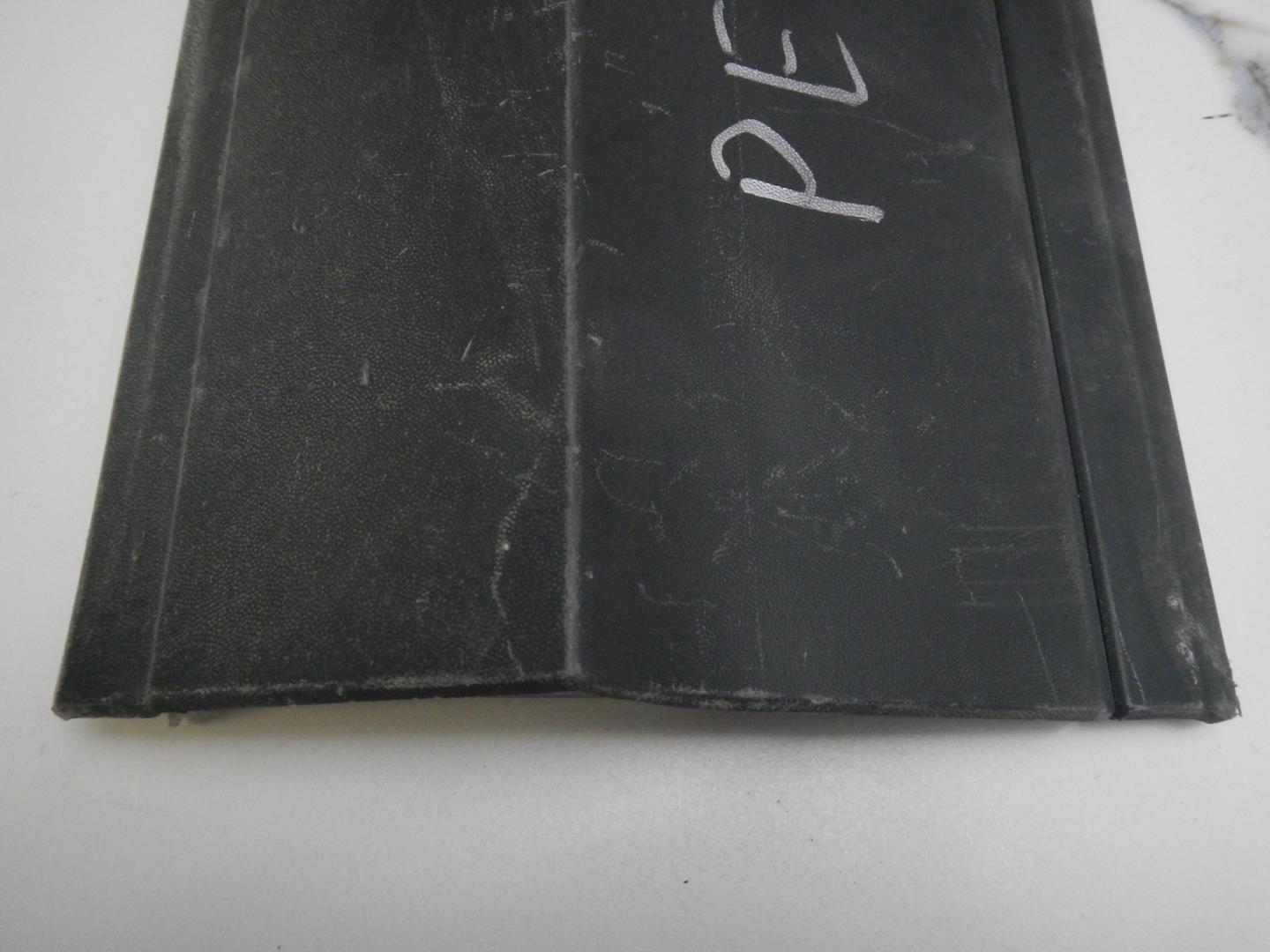 Молдинг задней правой двери