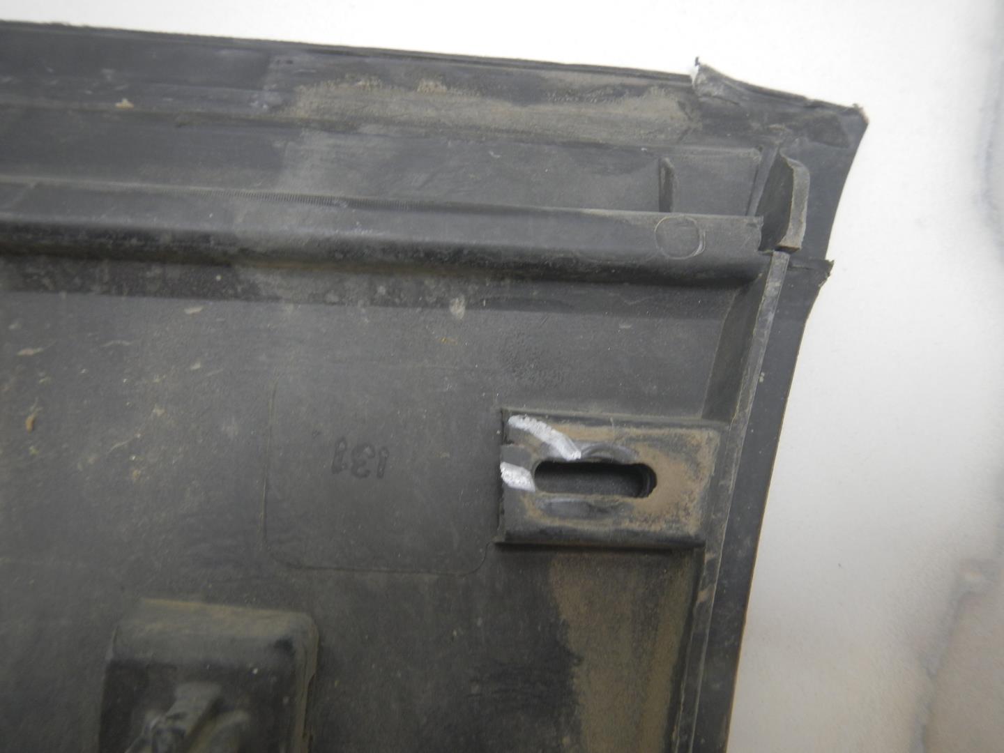 Молдинг задней правой двери