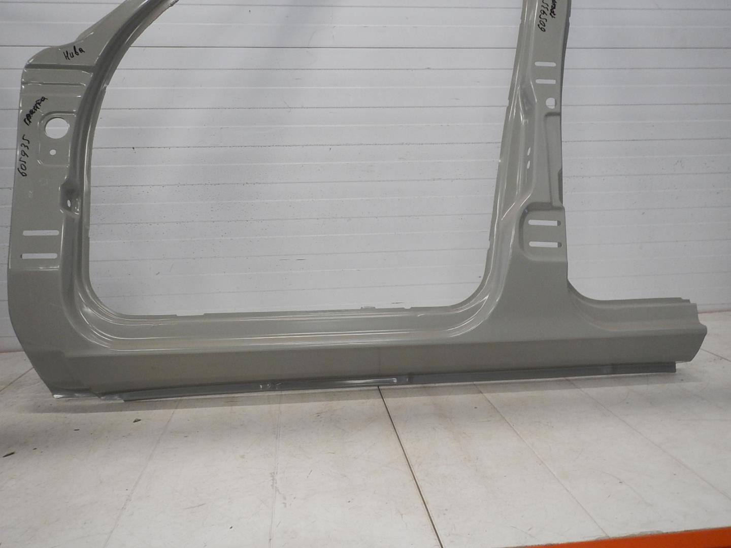 Кузовной элемент