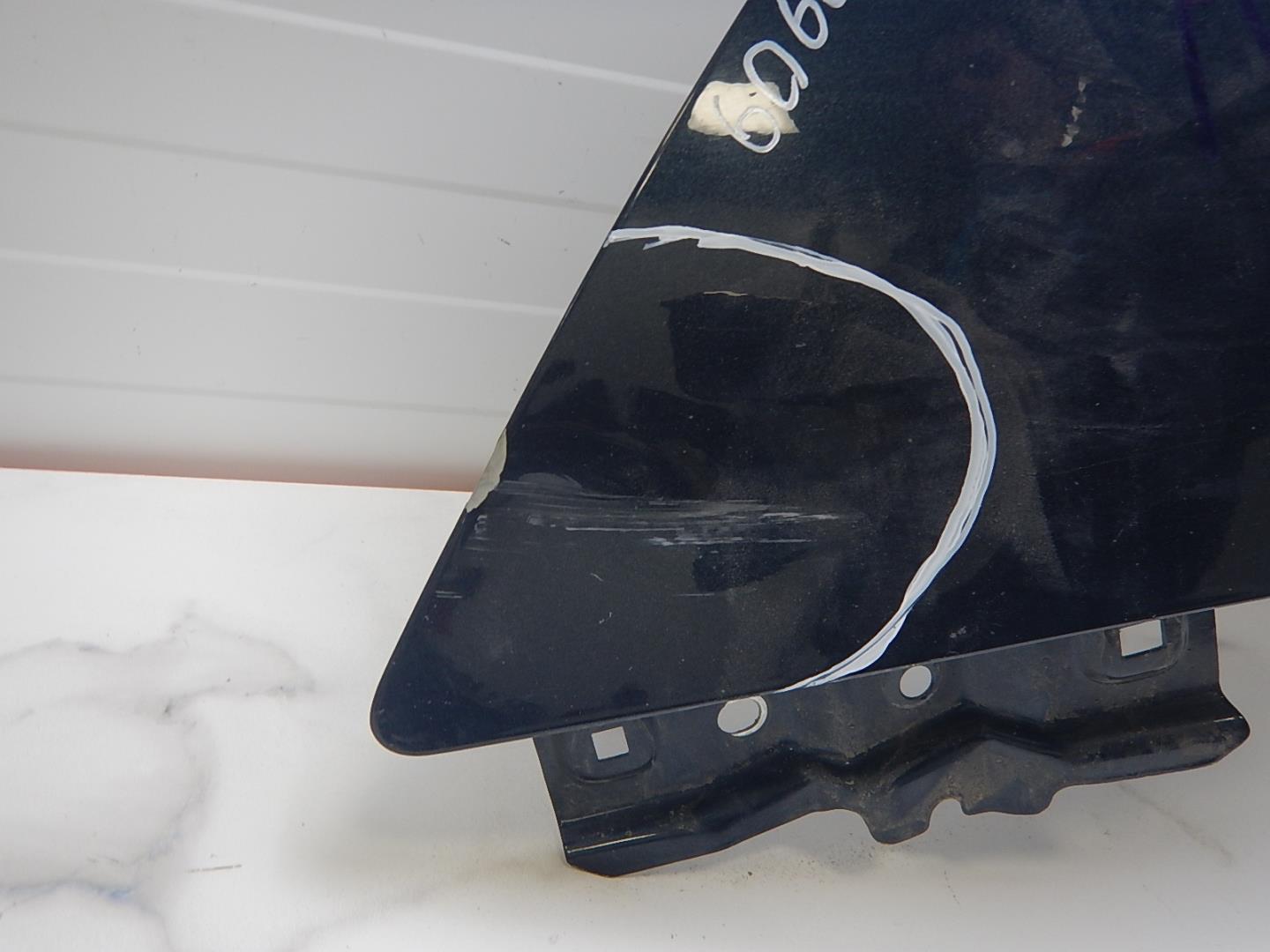 Крыло переднее левое