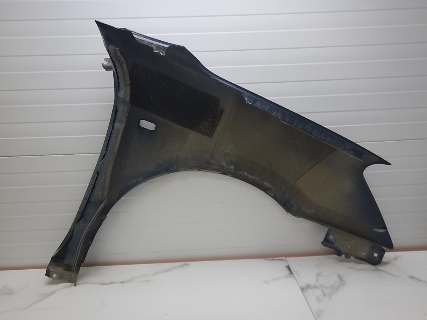 Крыло переднее левое