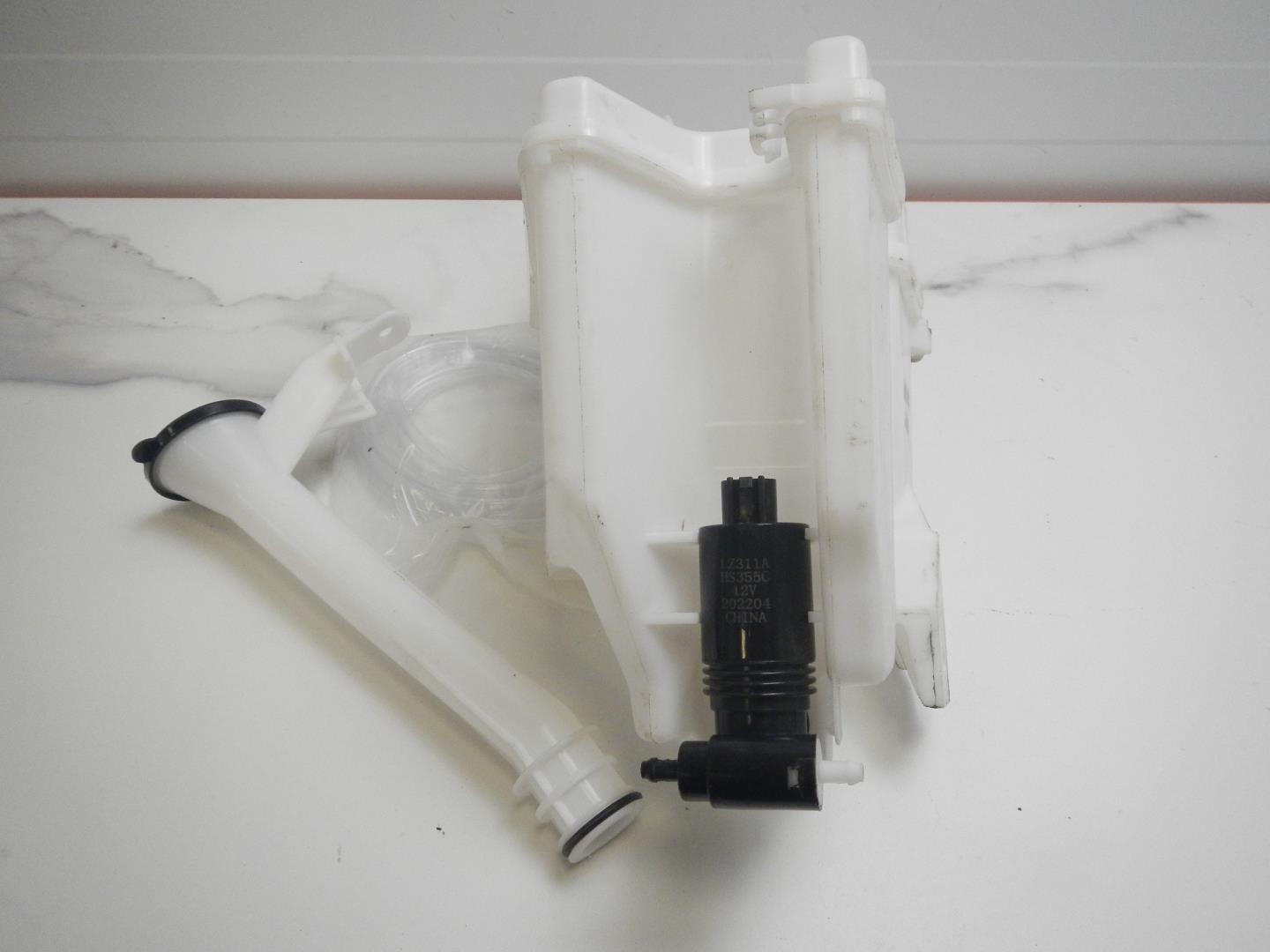 Бачок омывателя лобового стекла