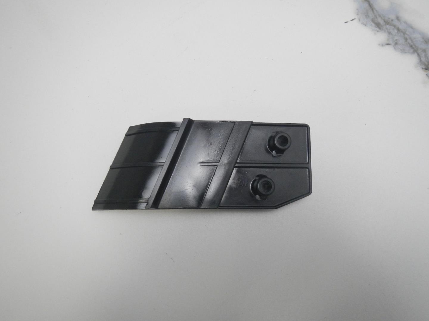 Кронштейн фар правый