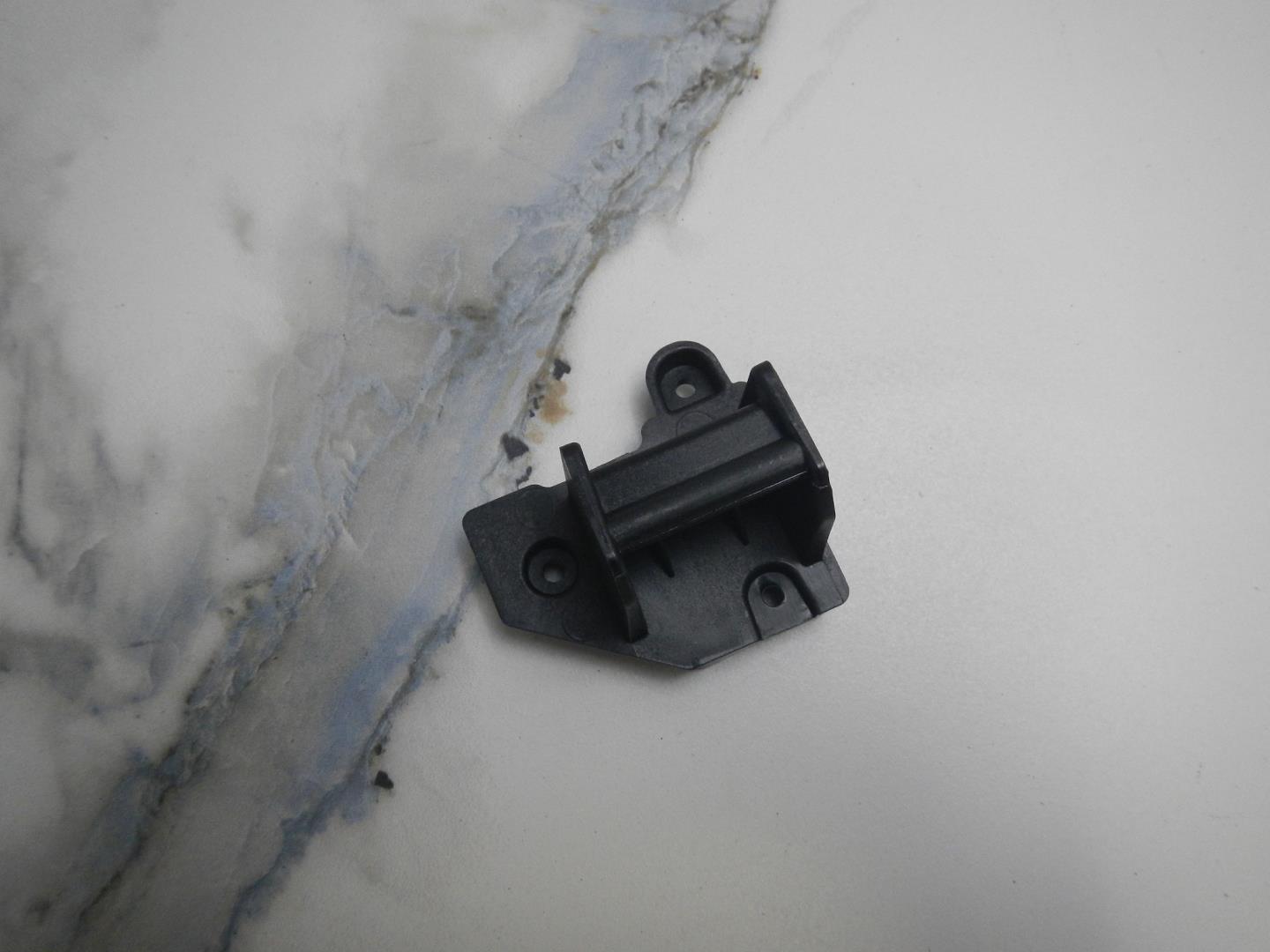 Кронштейн фар левый