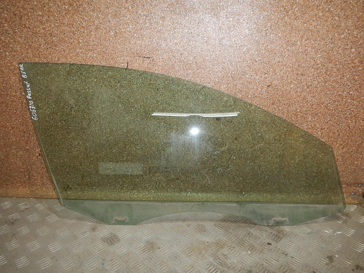 Стекло двери передней правой