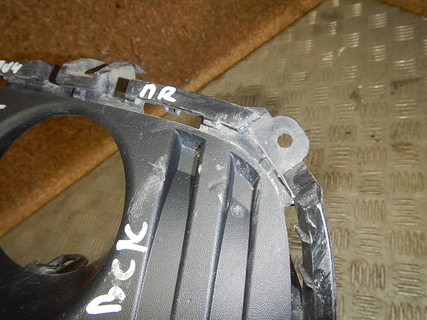 Решетка в бампер правая