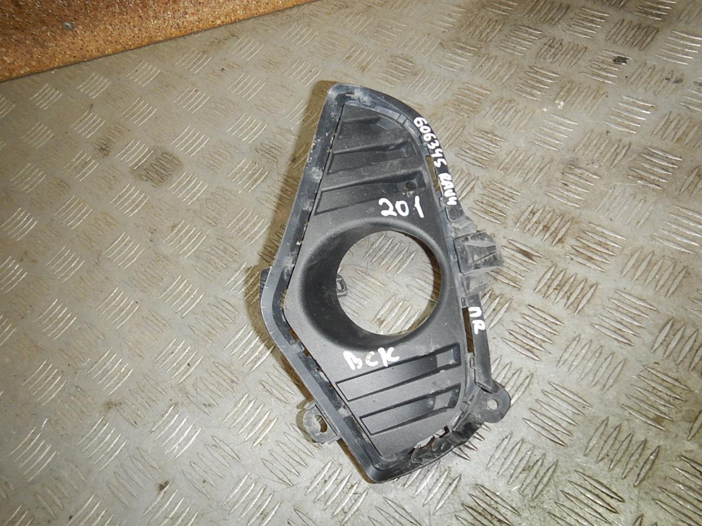 Решетка в бампер правая