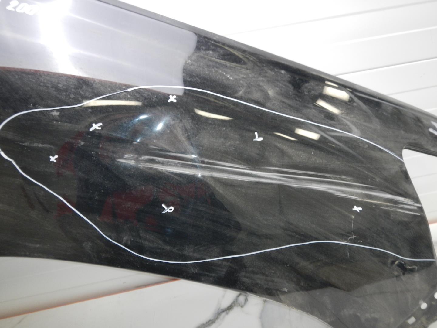 Крыло переднее правое