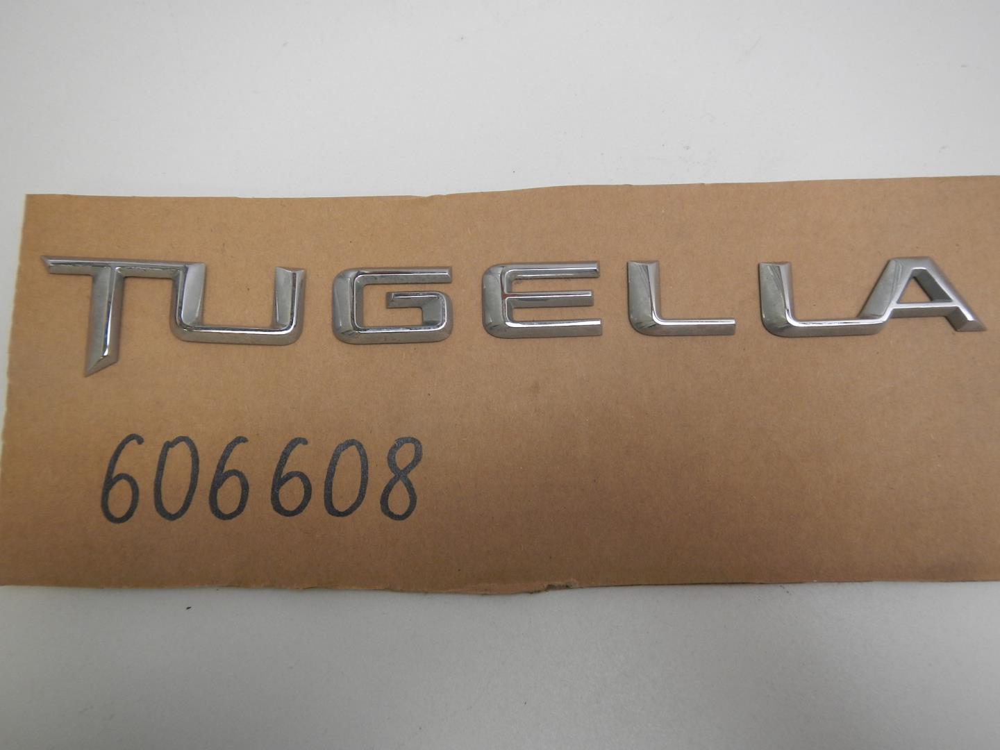 Эмблема на крышку багажника