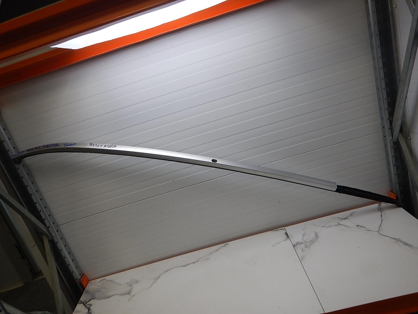 Рейлинг (релинг) левый (планка на крышу)