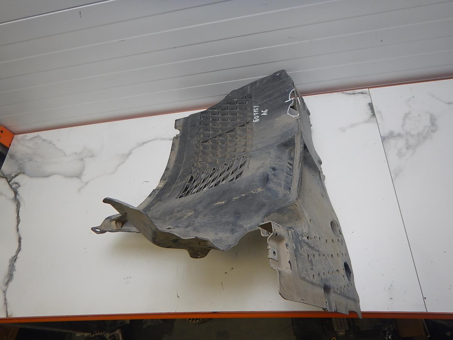 Локер передний правый