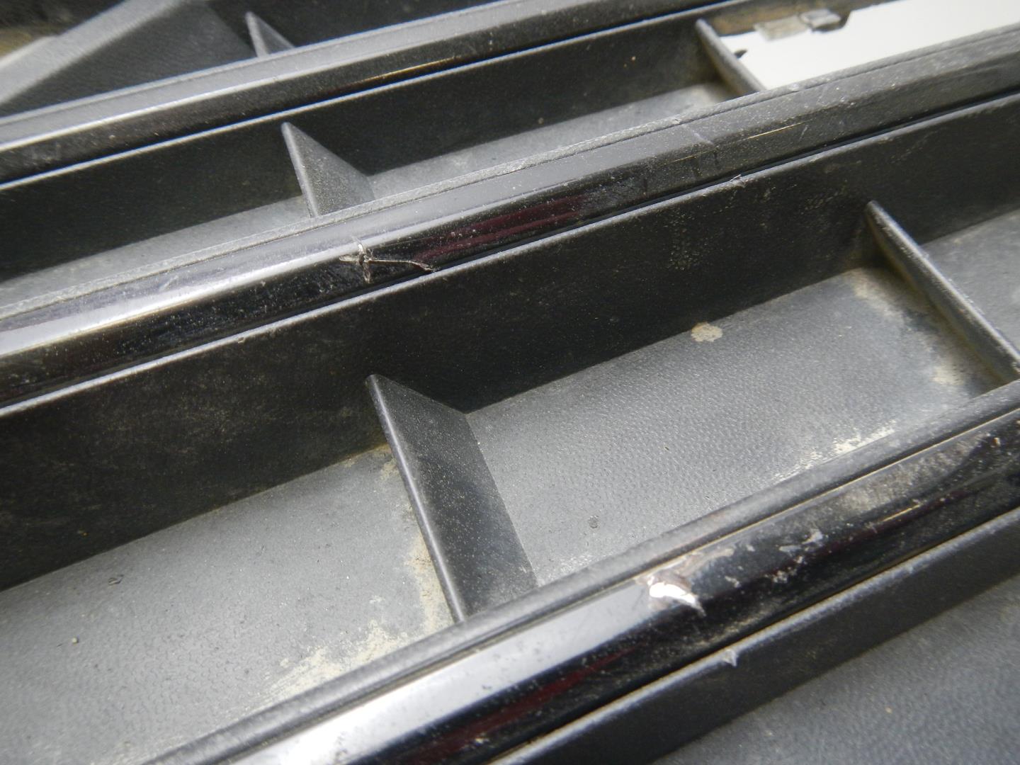 Решетка в бампер правая