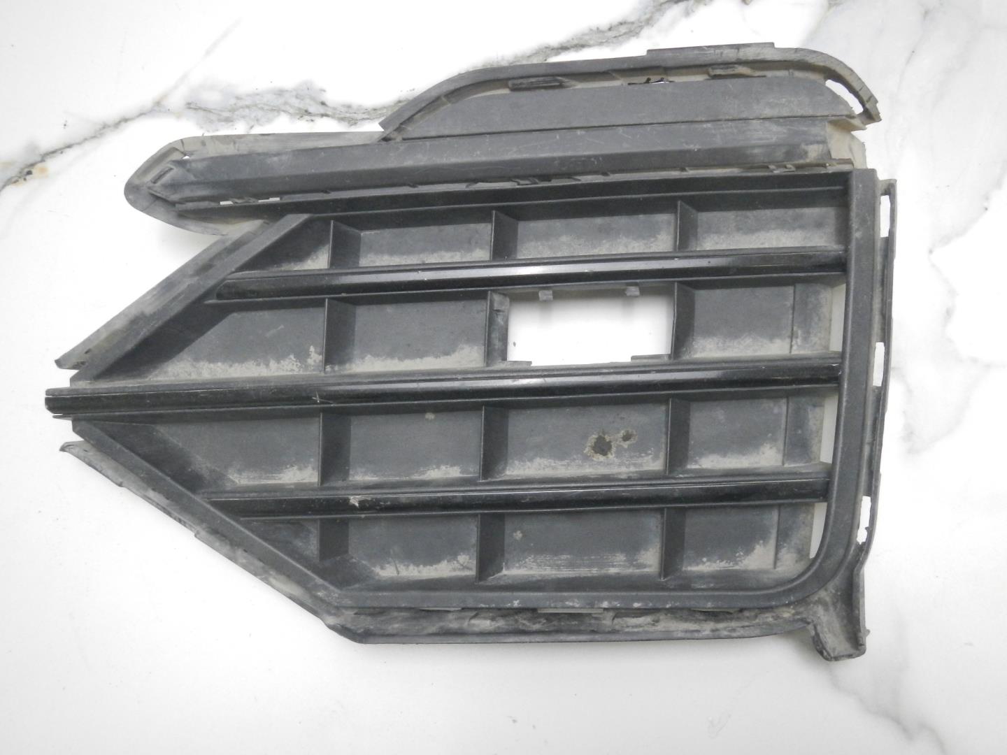 Решетка в бампер правая