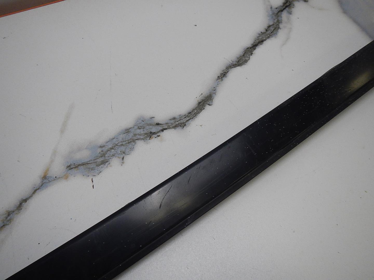 Молдинг лобового стекла