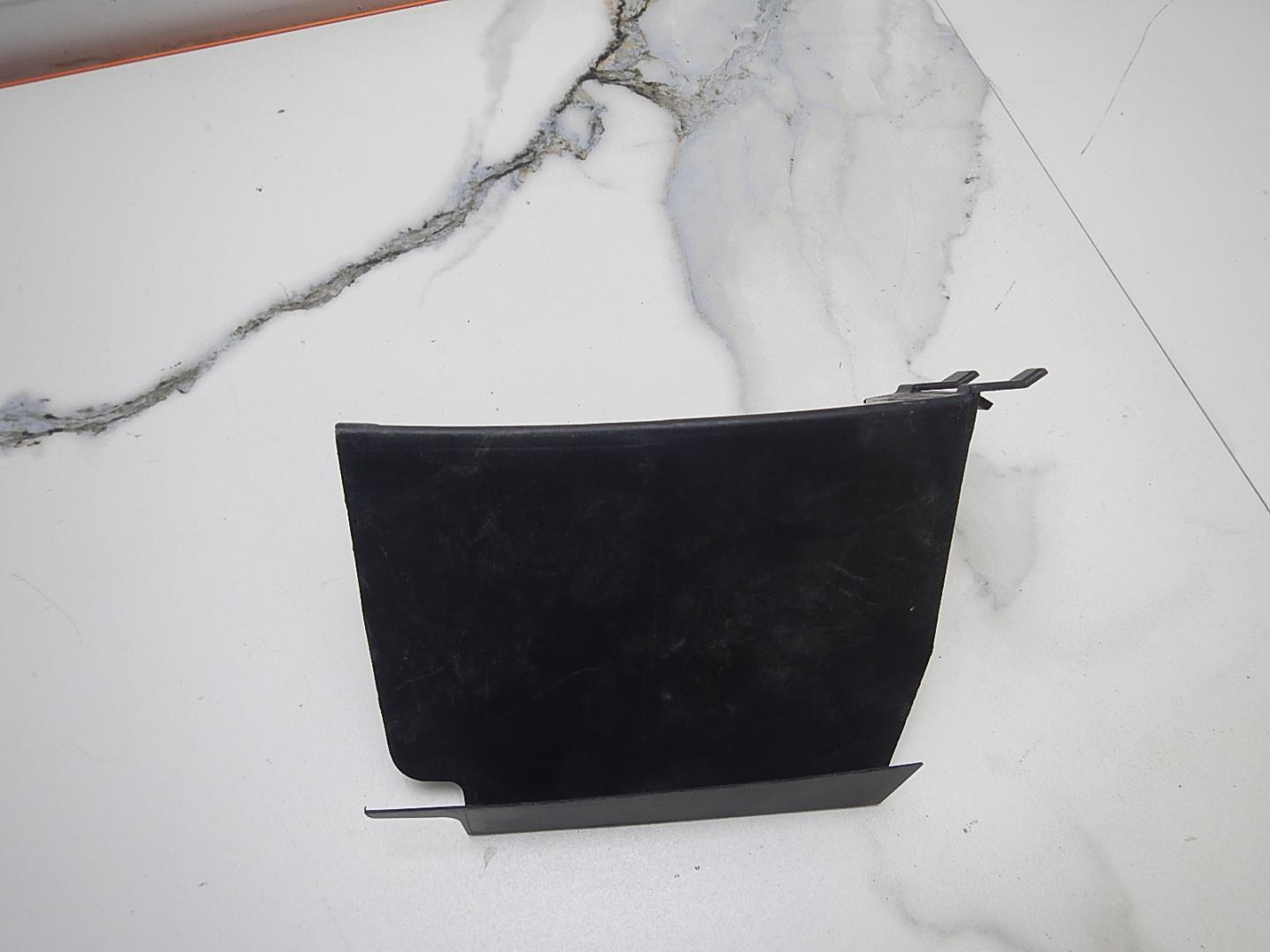 Воздуховод радиатора левый