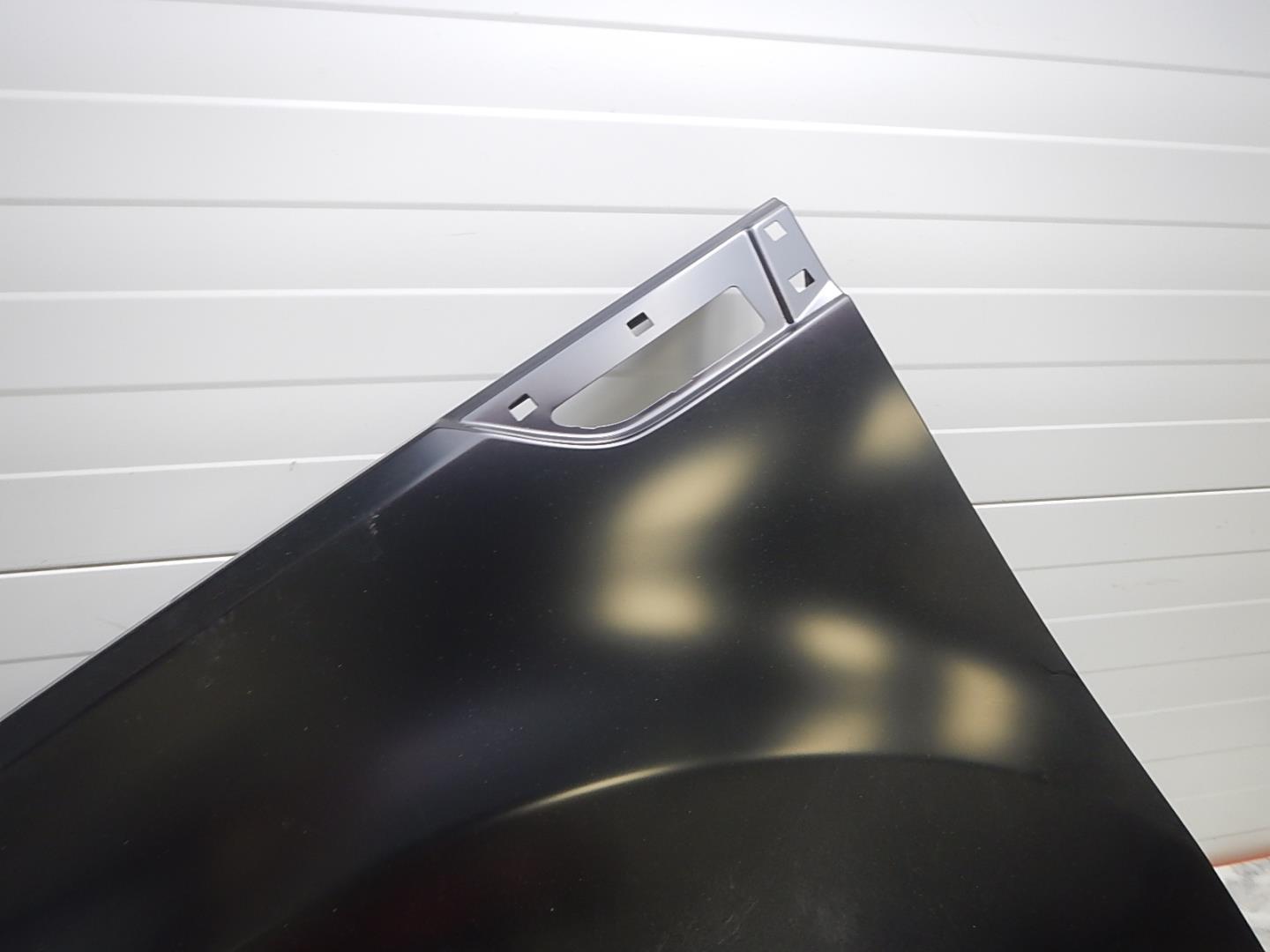 Крыло переднее левое