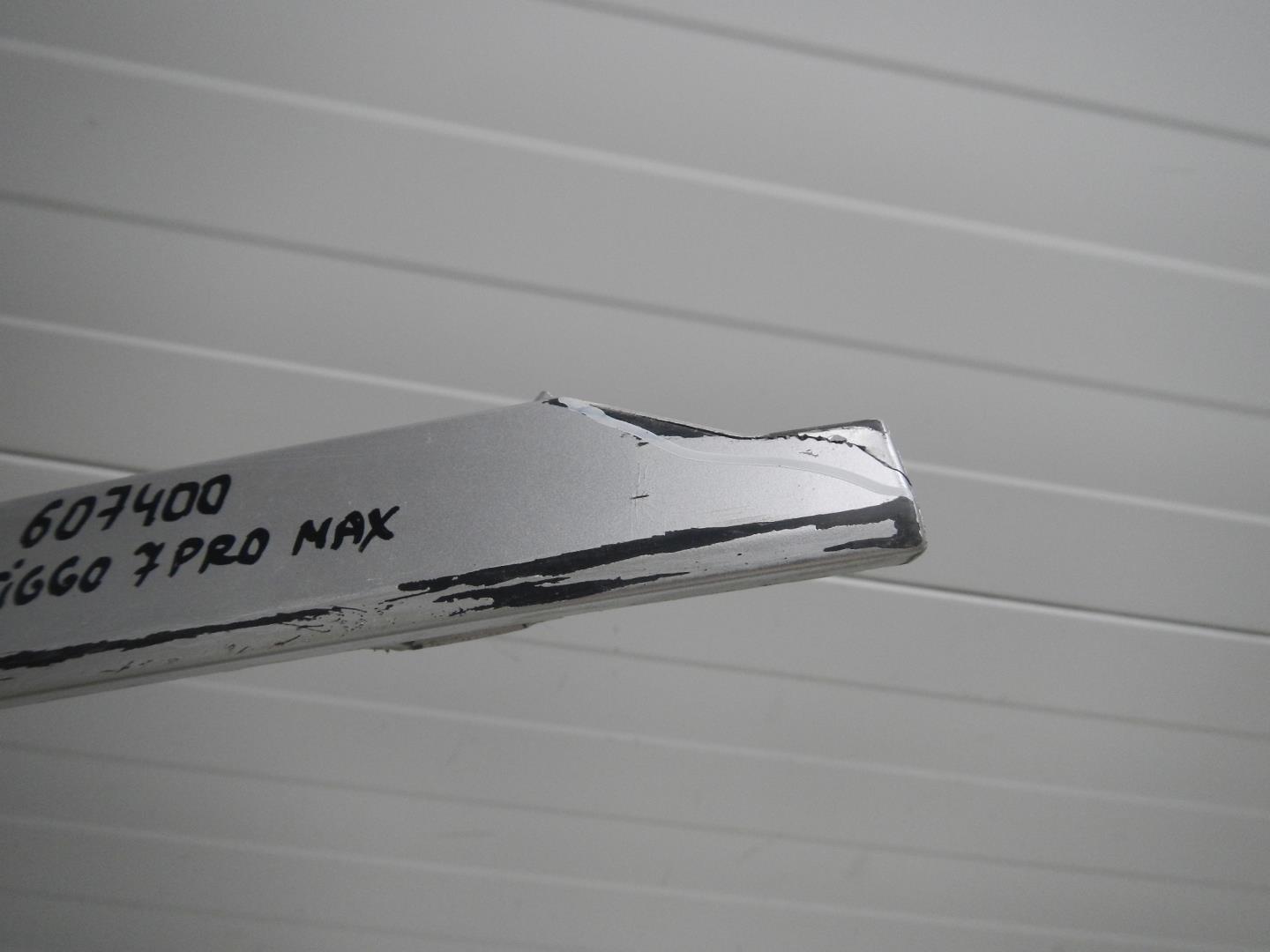 Молдинг заднего бампера