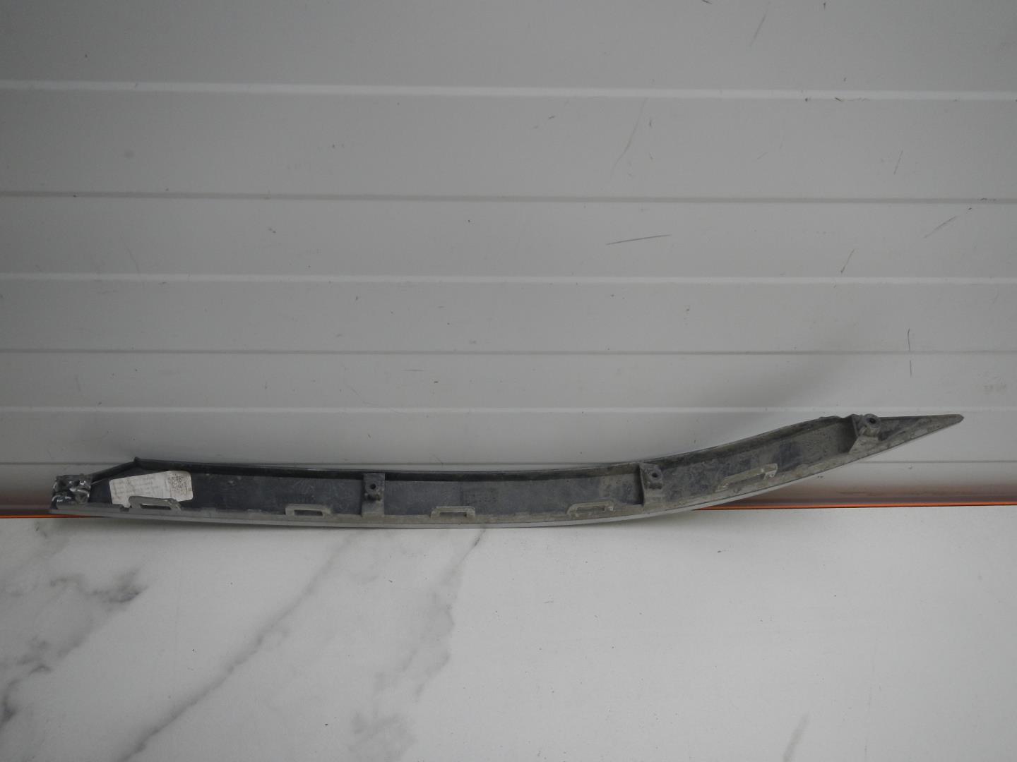 Молдинг заднего бампера