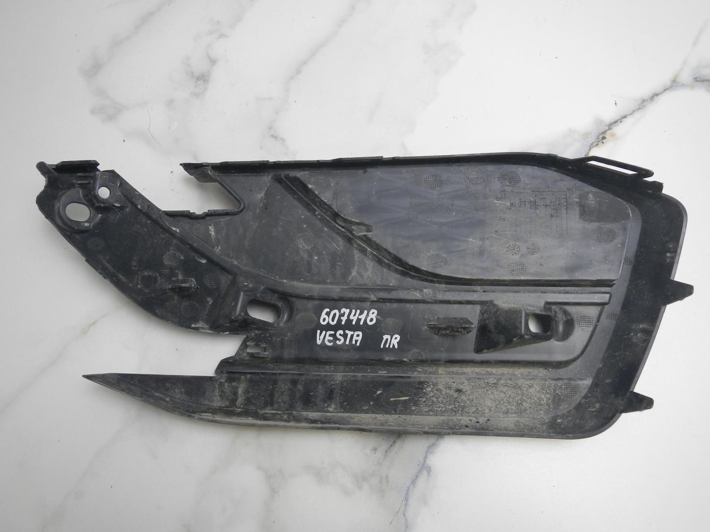 Решетка в бампер правая