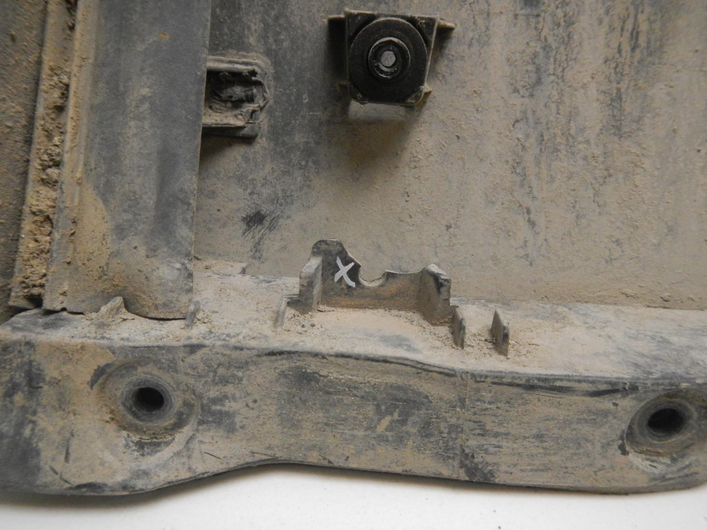 Молдинг задней левой двери