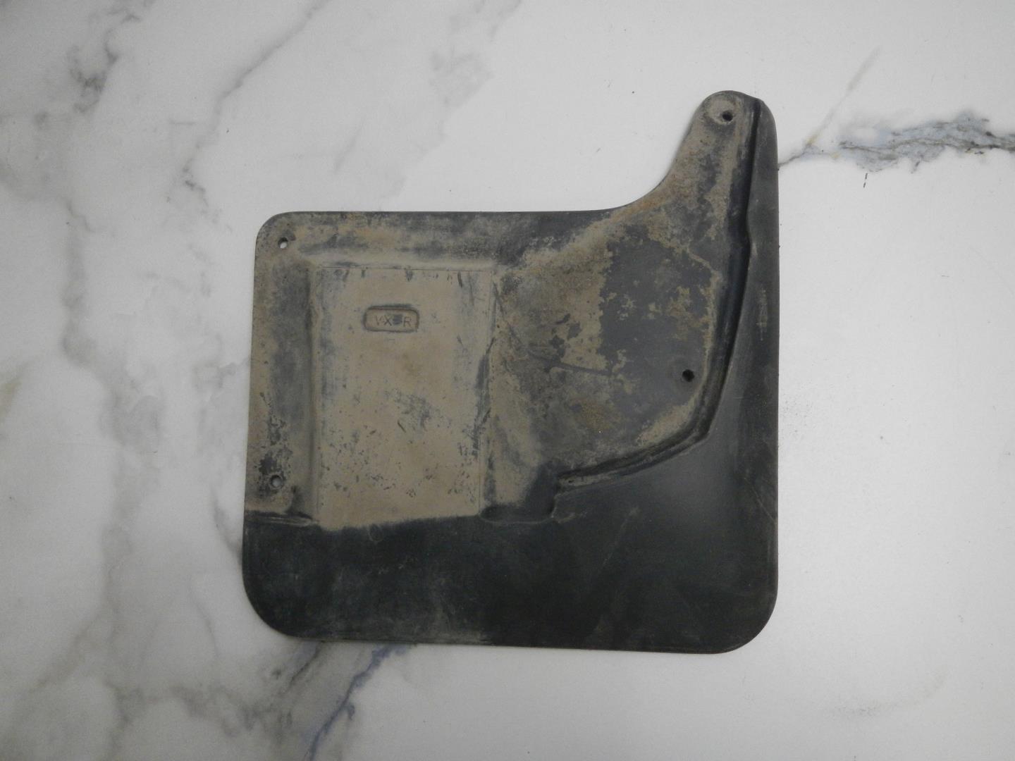 Брызговик задний правый