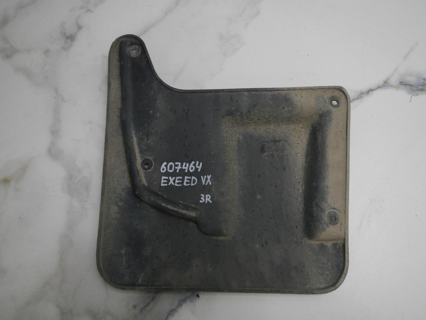 Брызговик задний правый