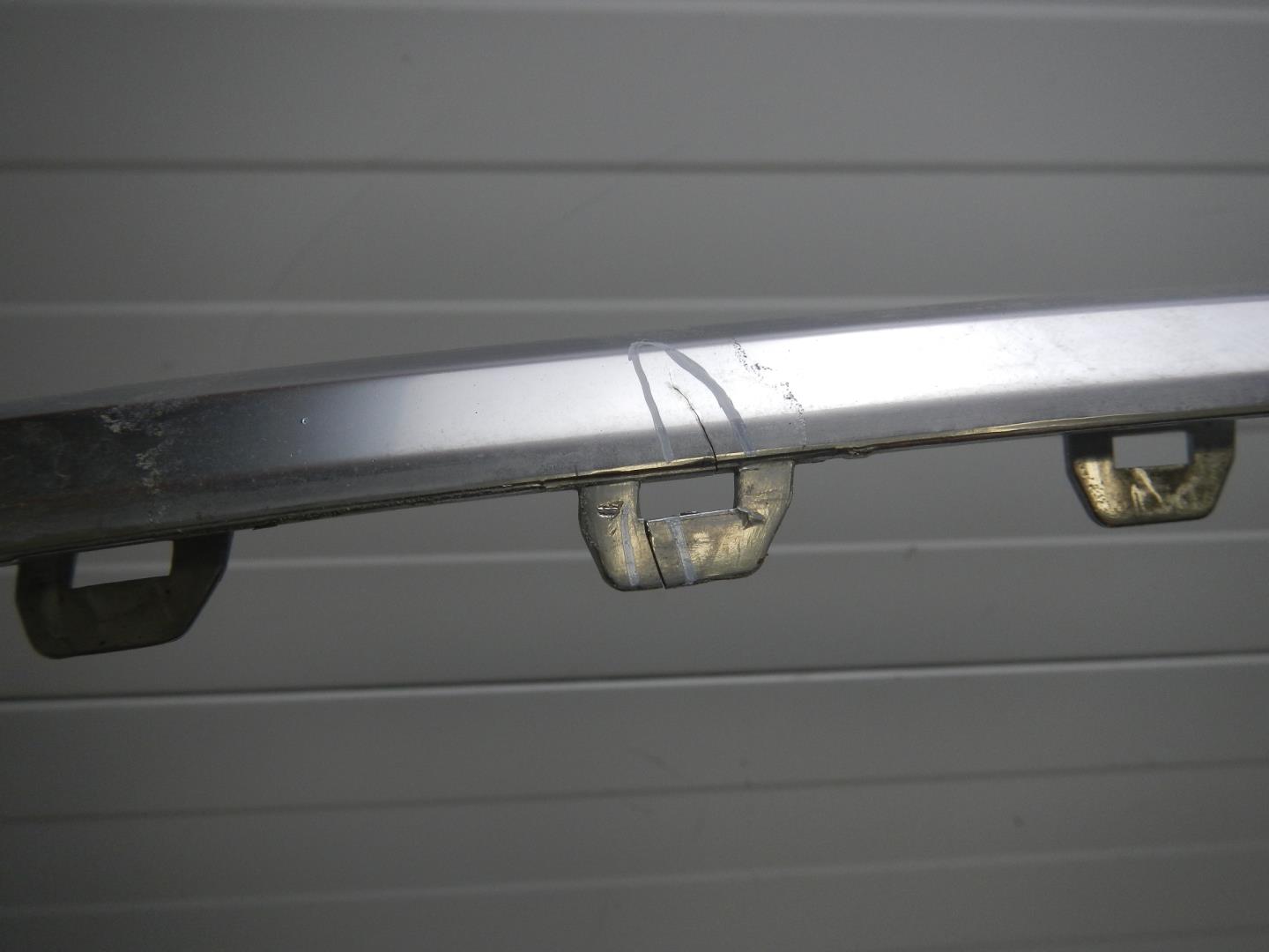 Молдинг переднего бампера