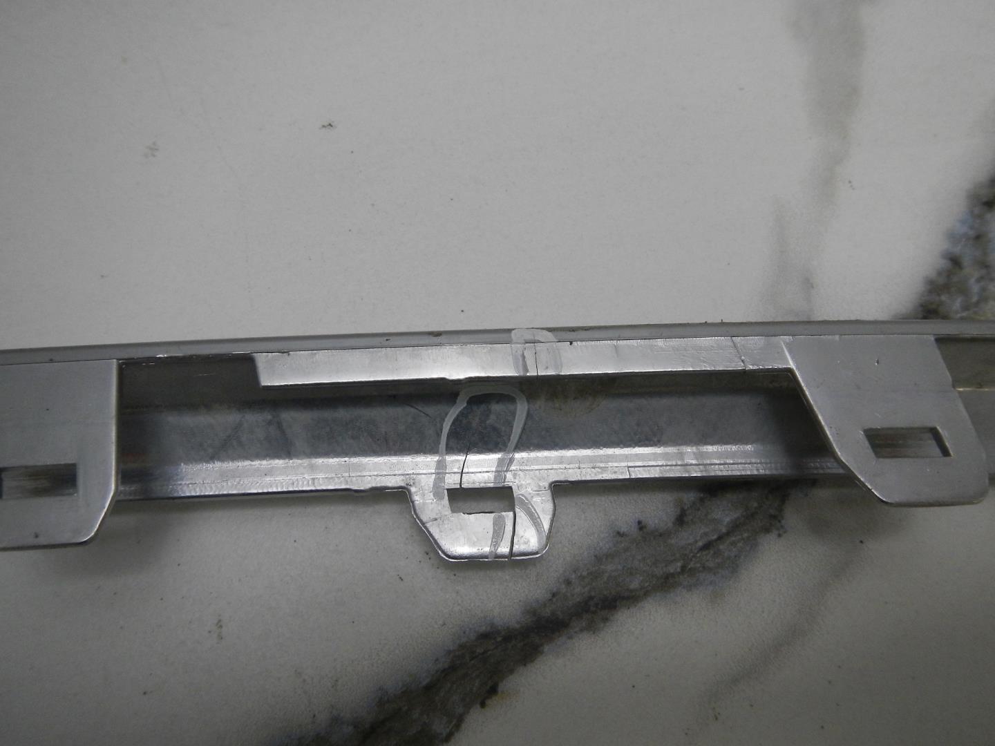 Молдинг переднего бампера