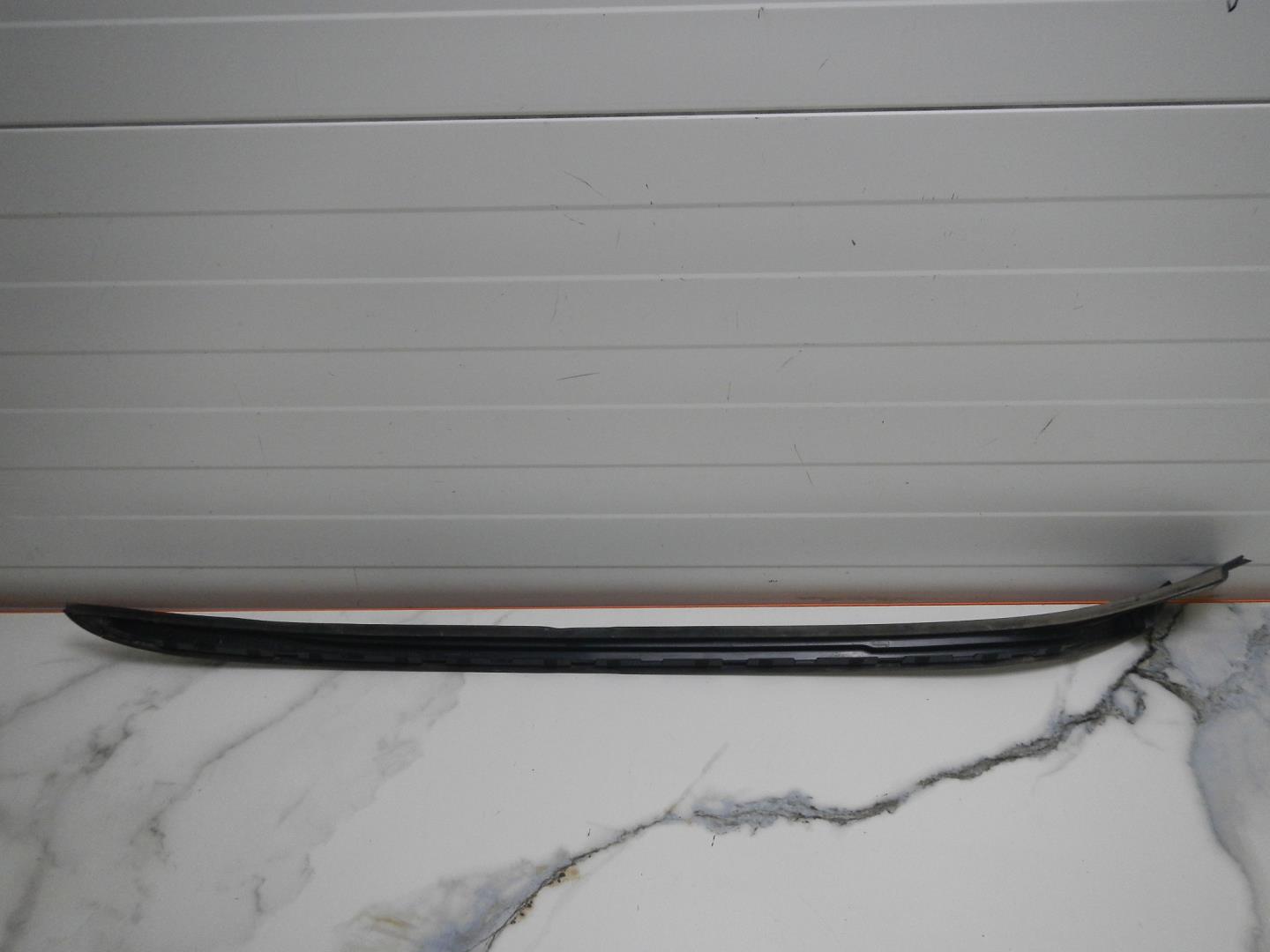 Молдинг лобового стекла