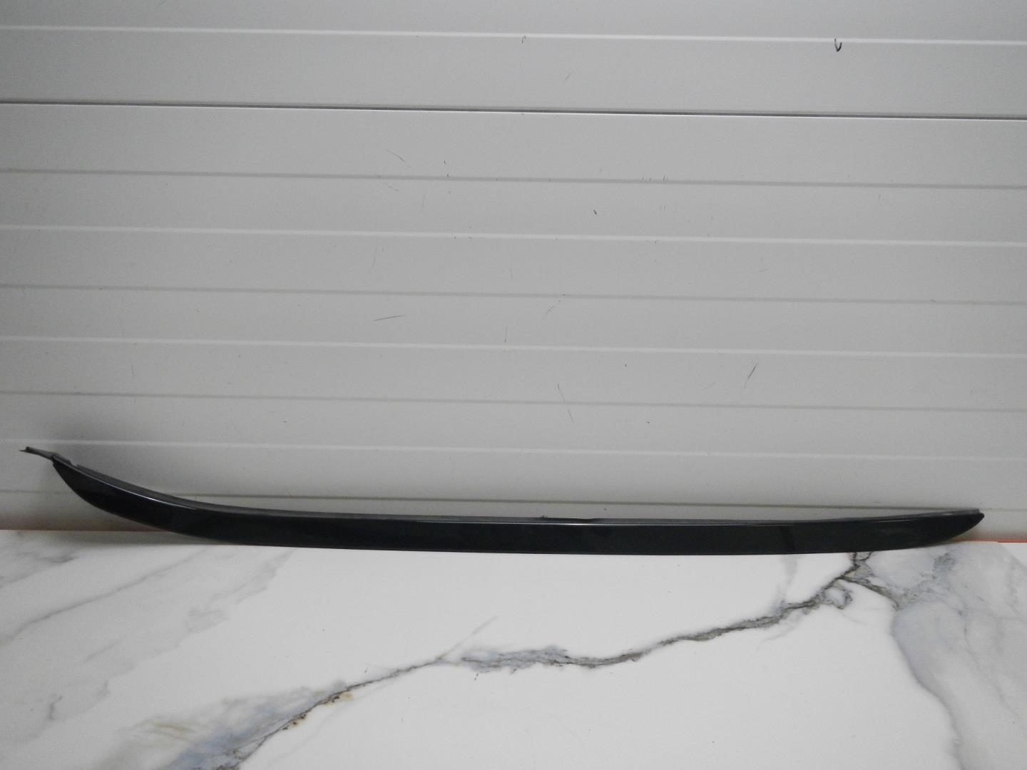 Молдинг лобового стекла