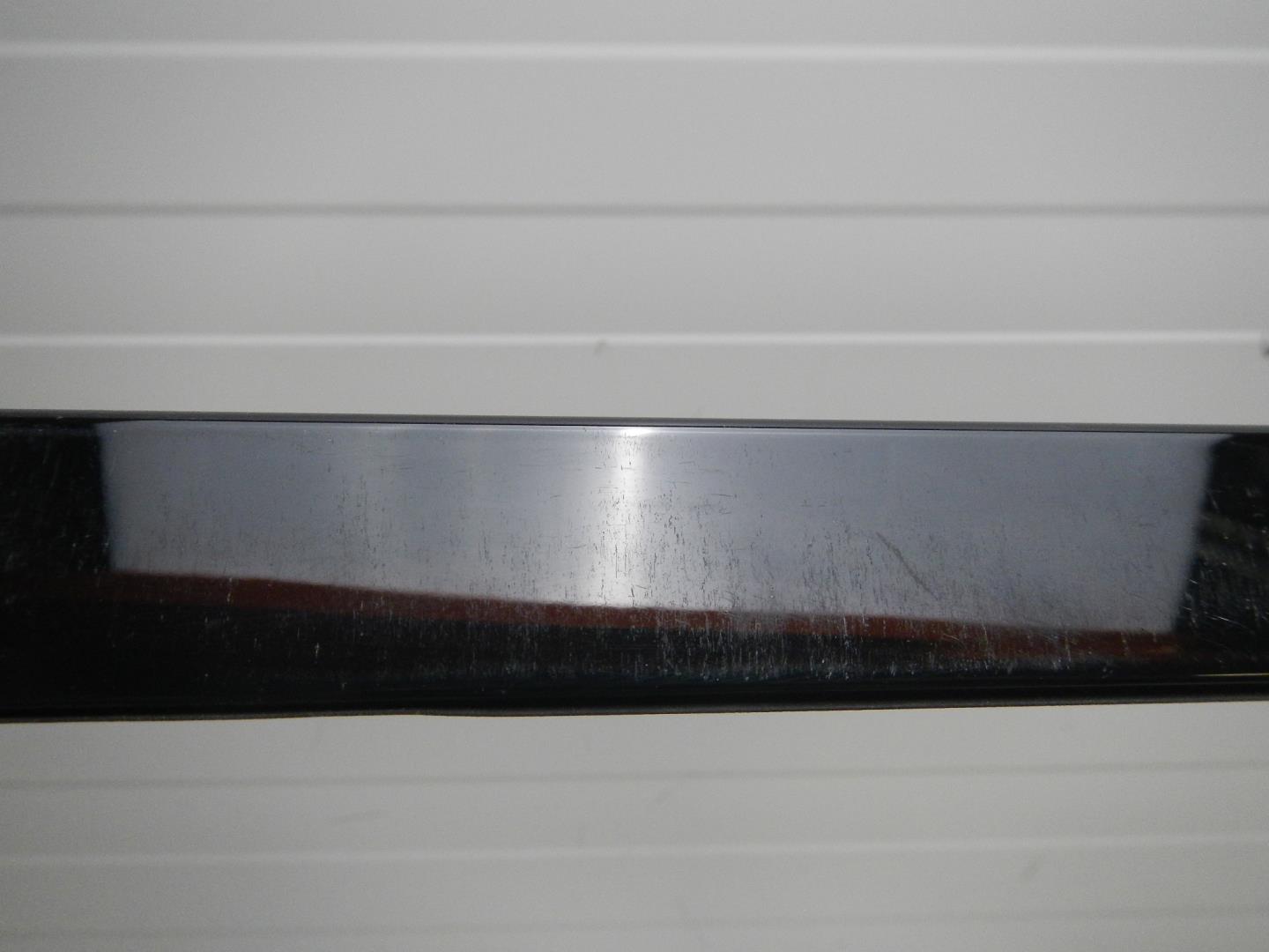 Молдинг лобового стекла