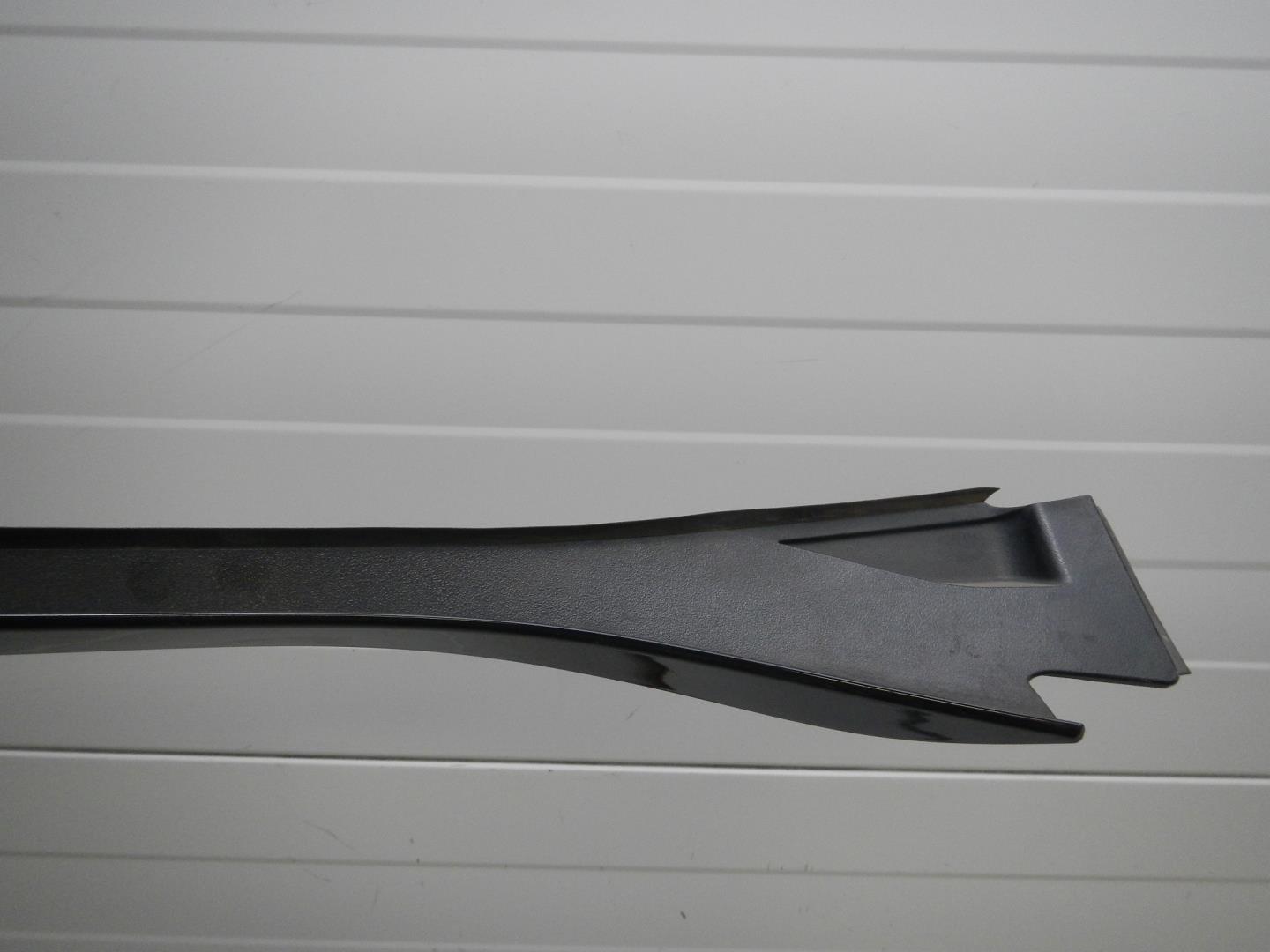 Молдинг лобового стекла