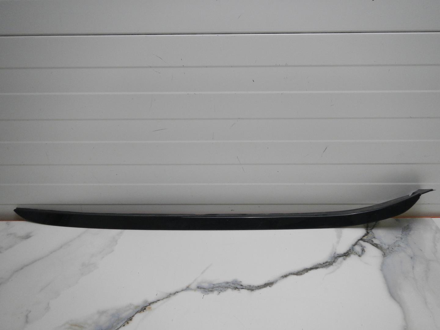 Молдинг лобового стекла