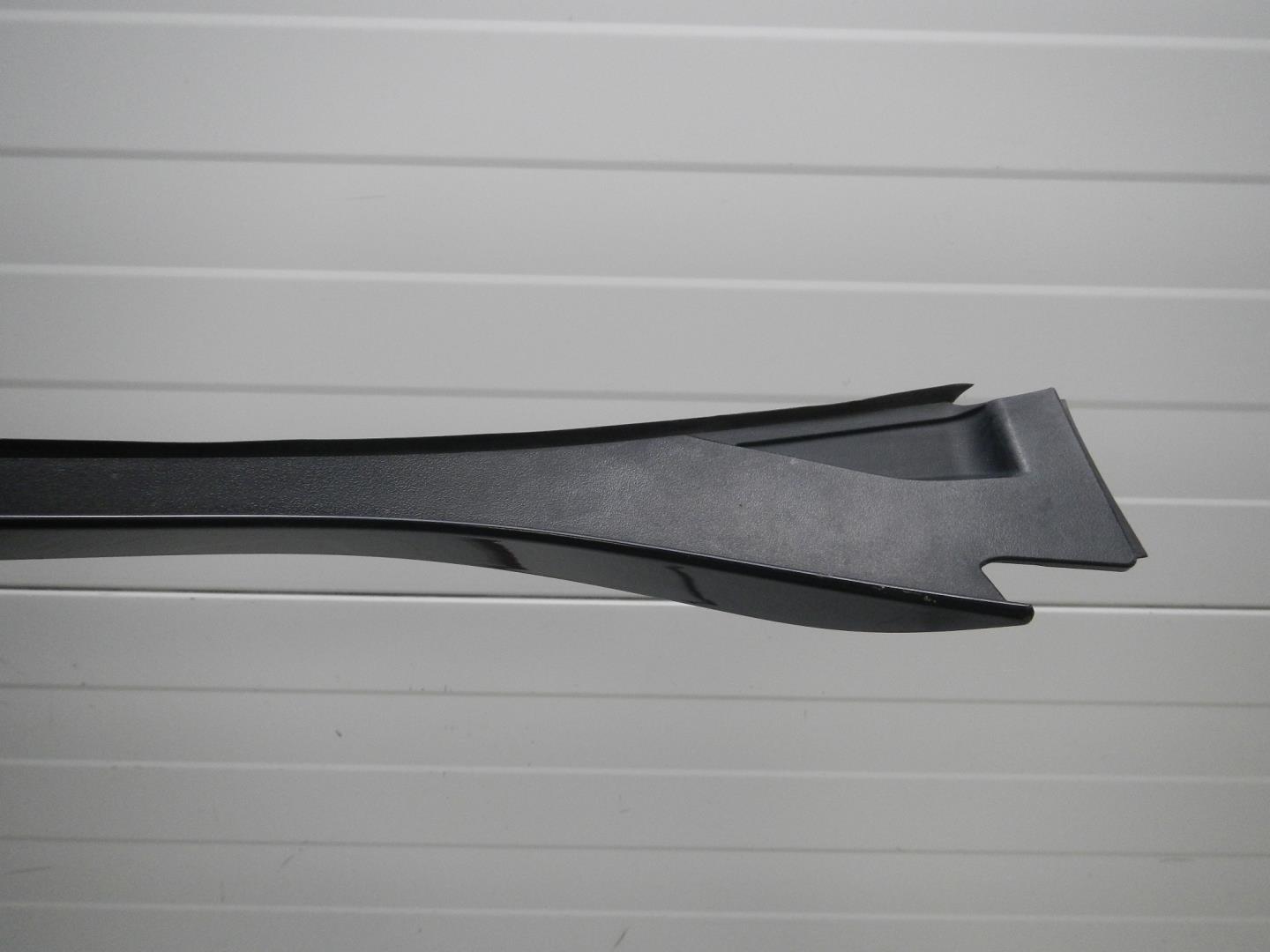 Молдинг лобового стекла