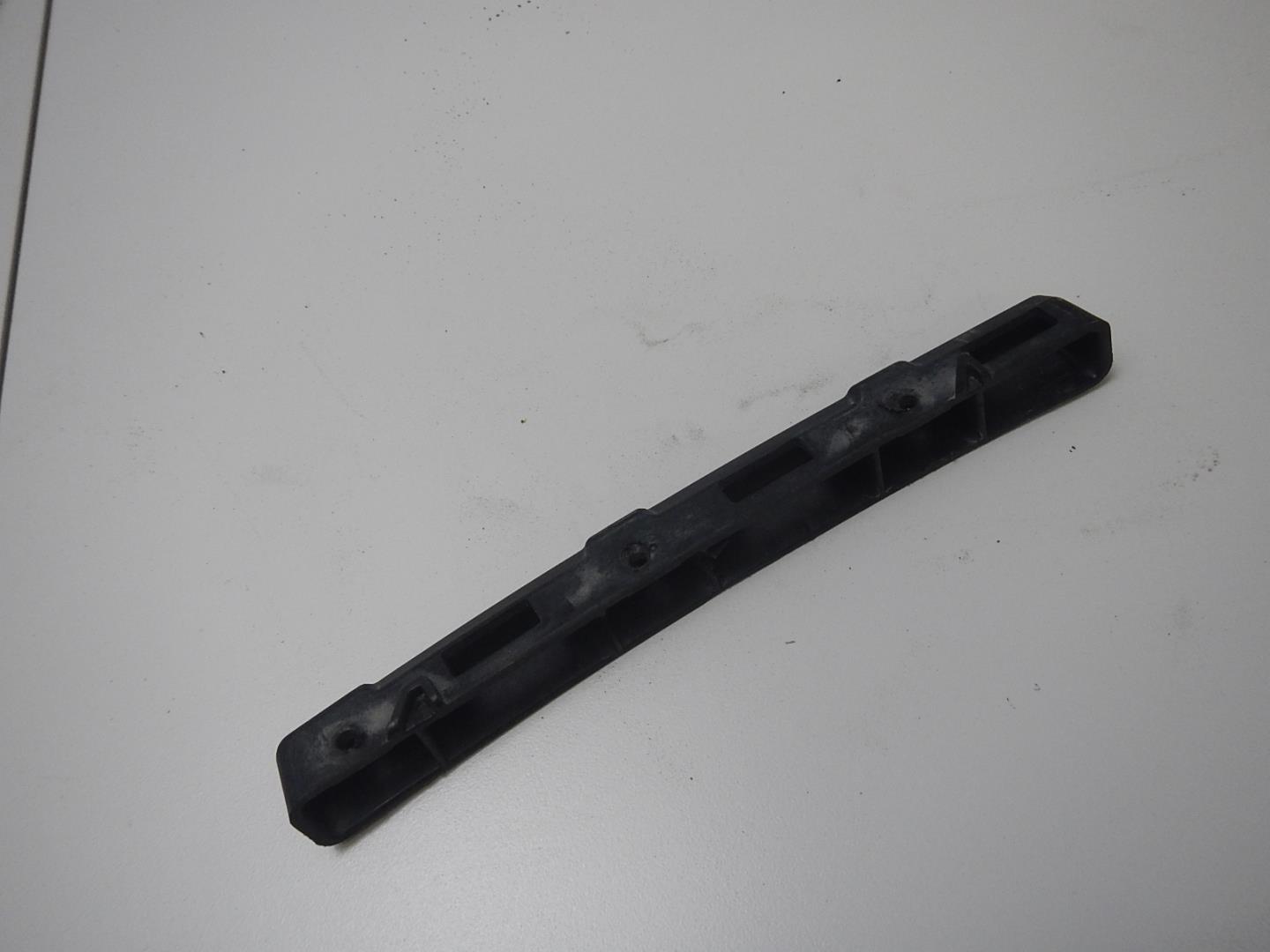 Кронштейн переднего бампера левый