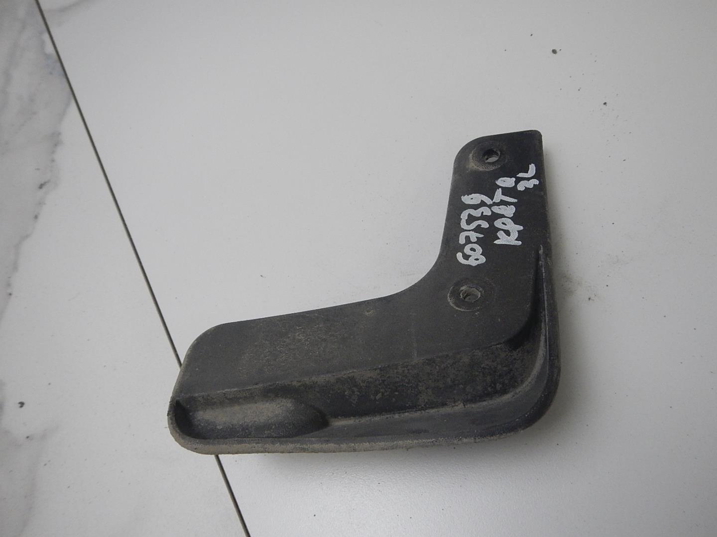 Брызговик задний левый