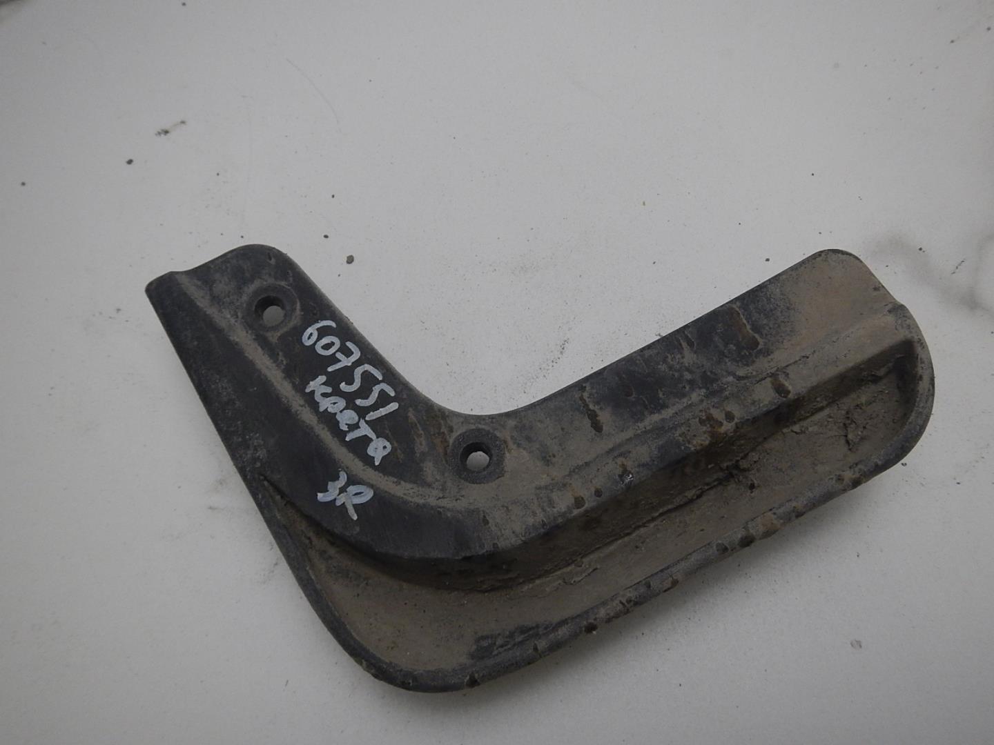 Брызговик задний правый