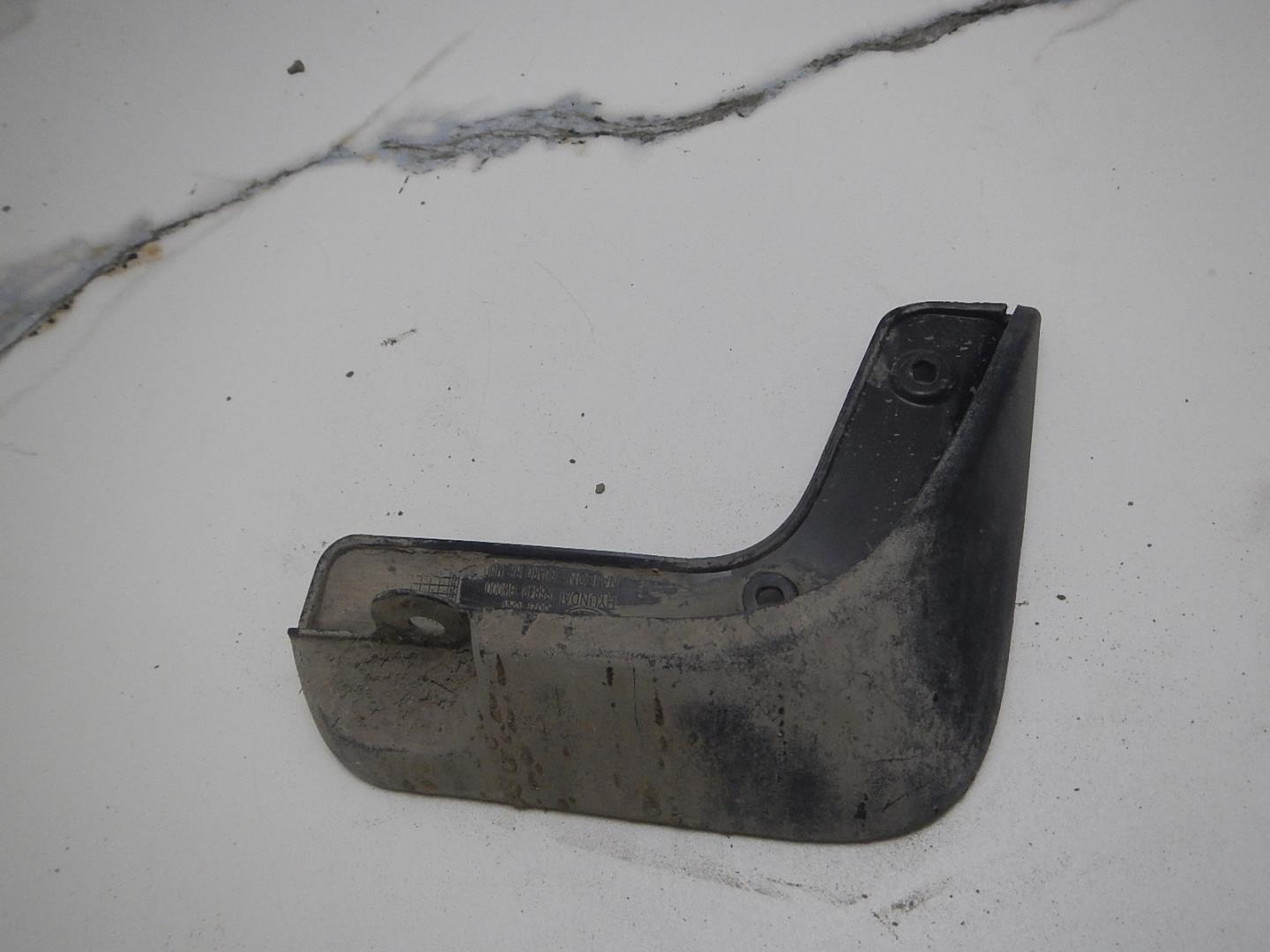 Брызговик задний правый