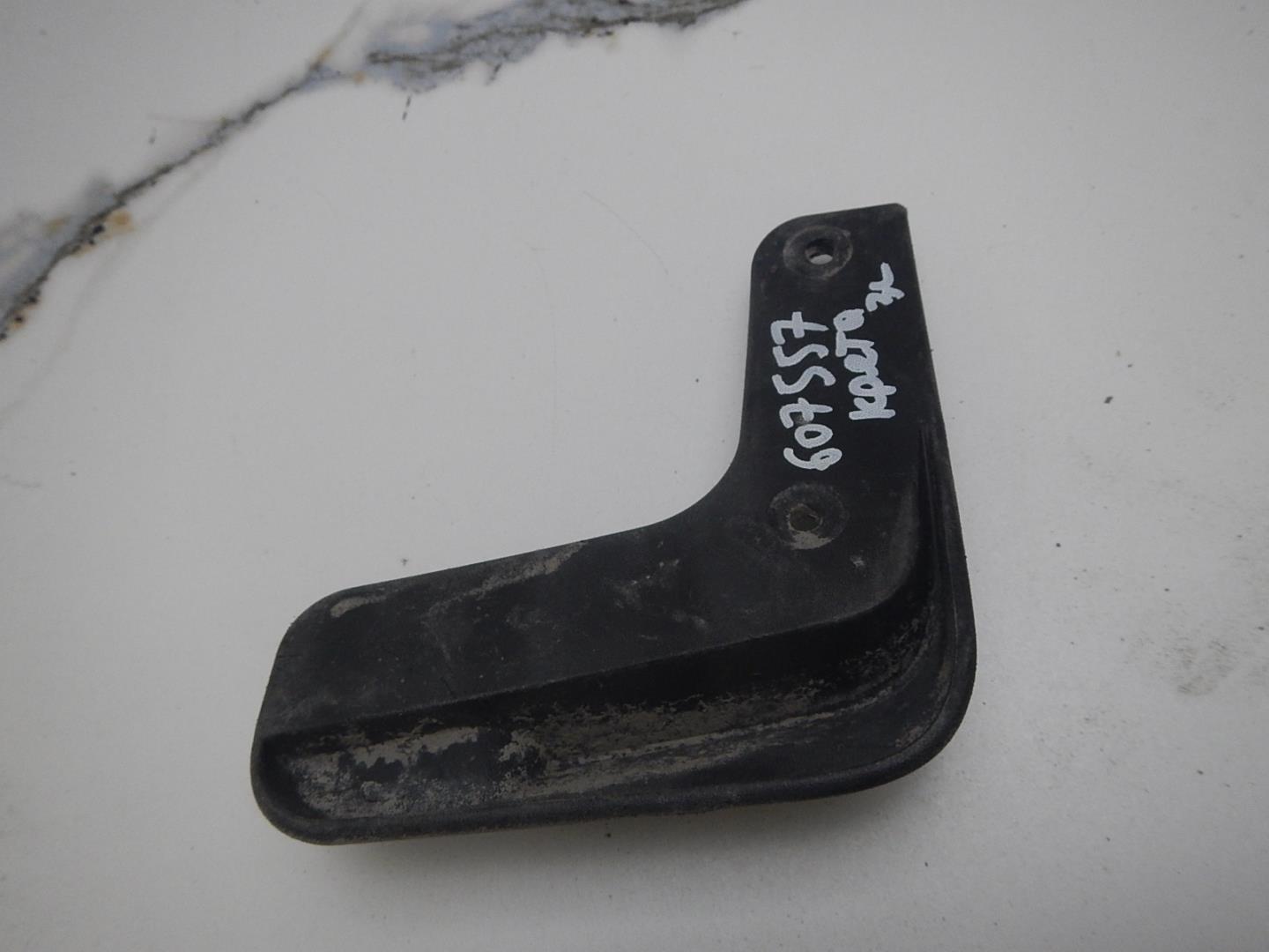 Брызговик задний левый