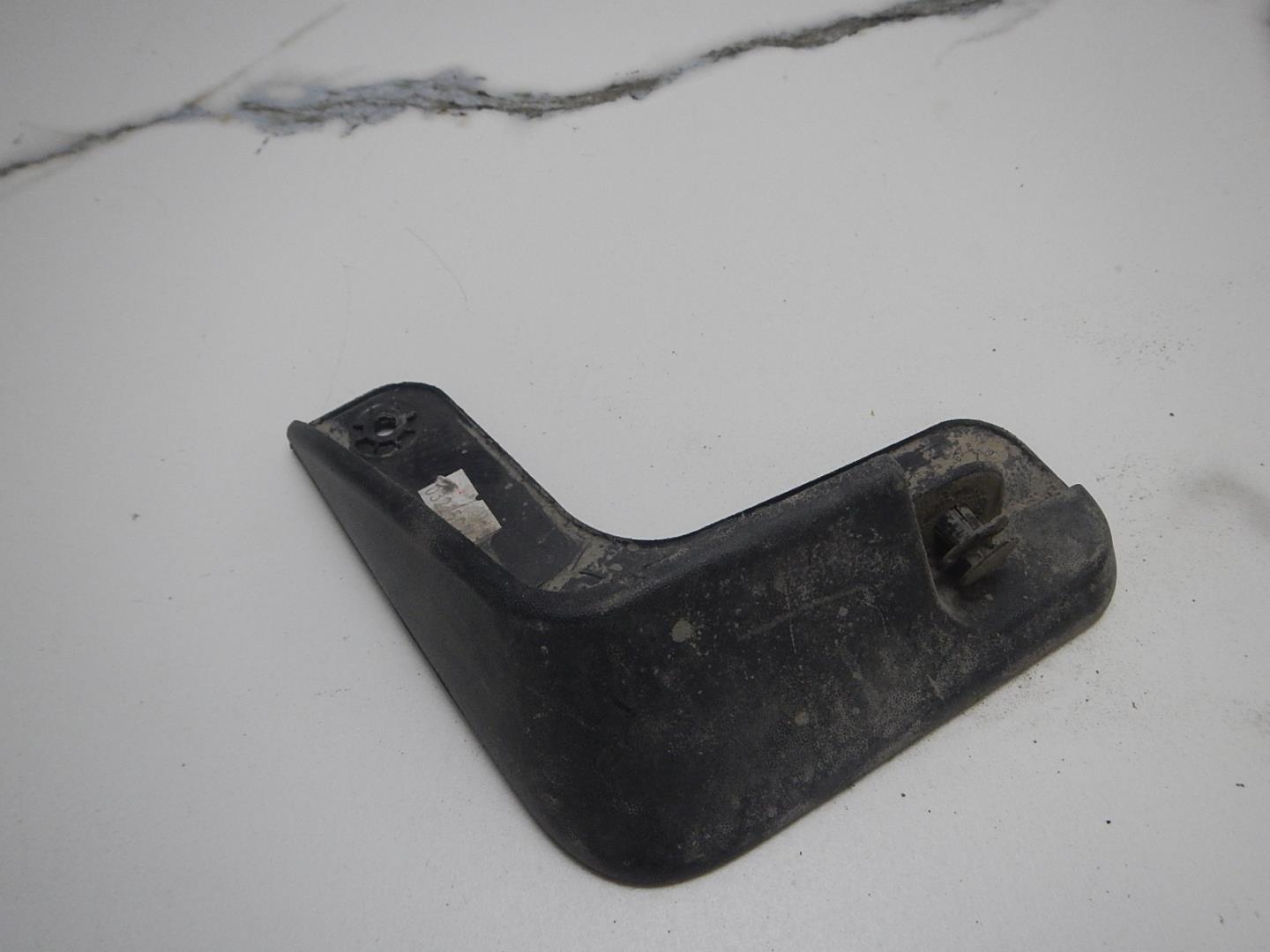 Брызговик задний левый