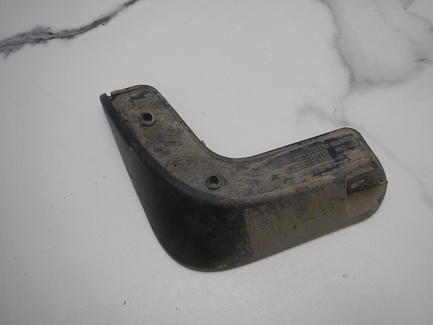 Брызговик передний левый