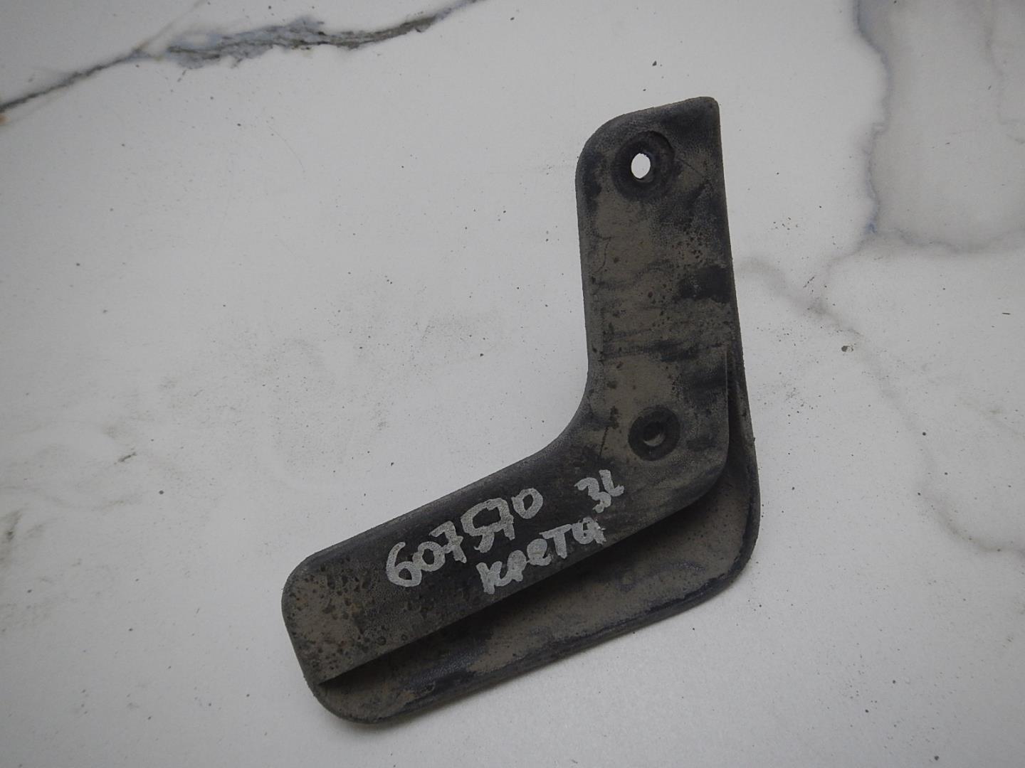 Брызговик задний левый