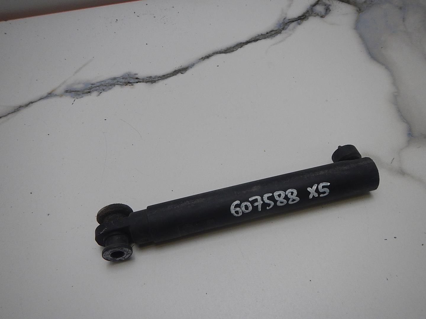 Амортизатор двери багажника