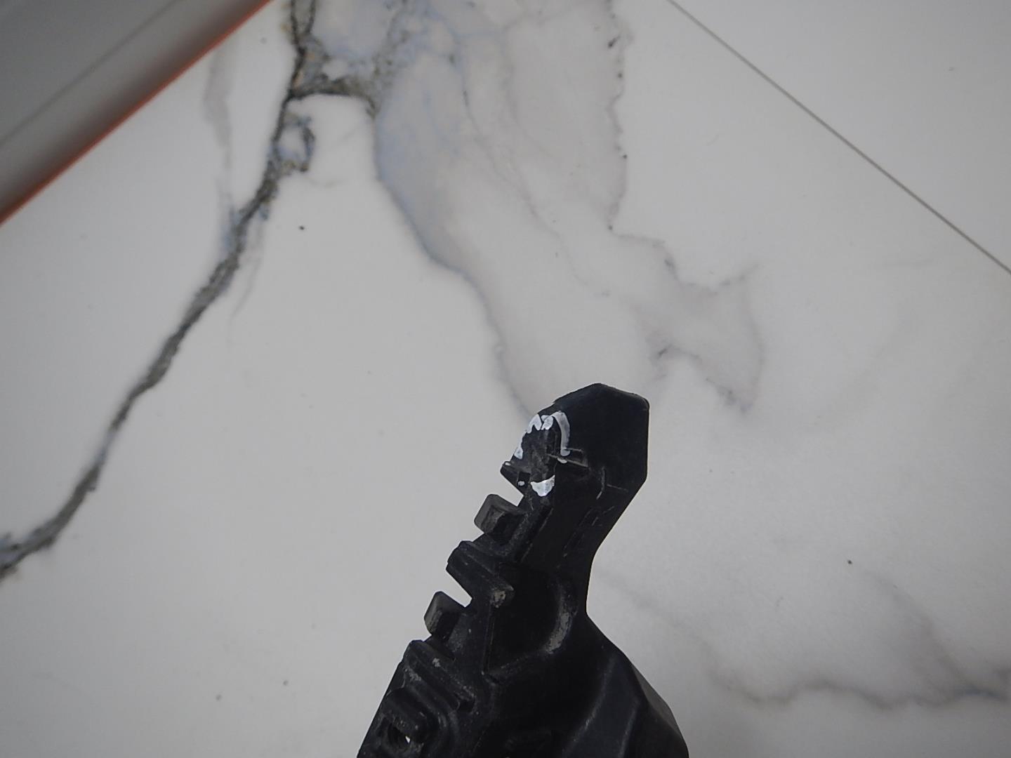 Кронштейн переднего бампера левый