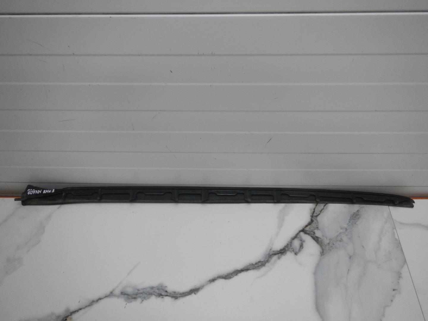 Молдинг лобового стекла