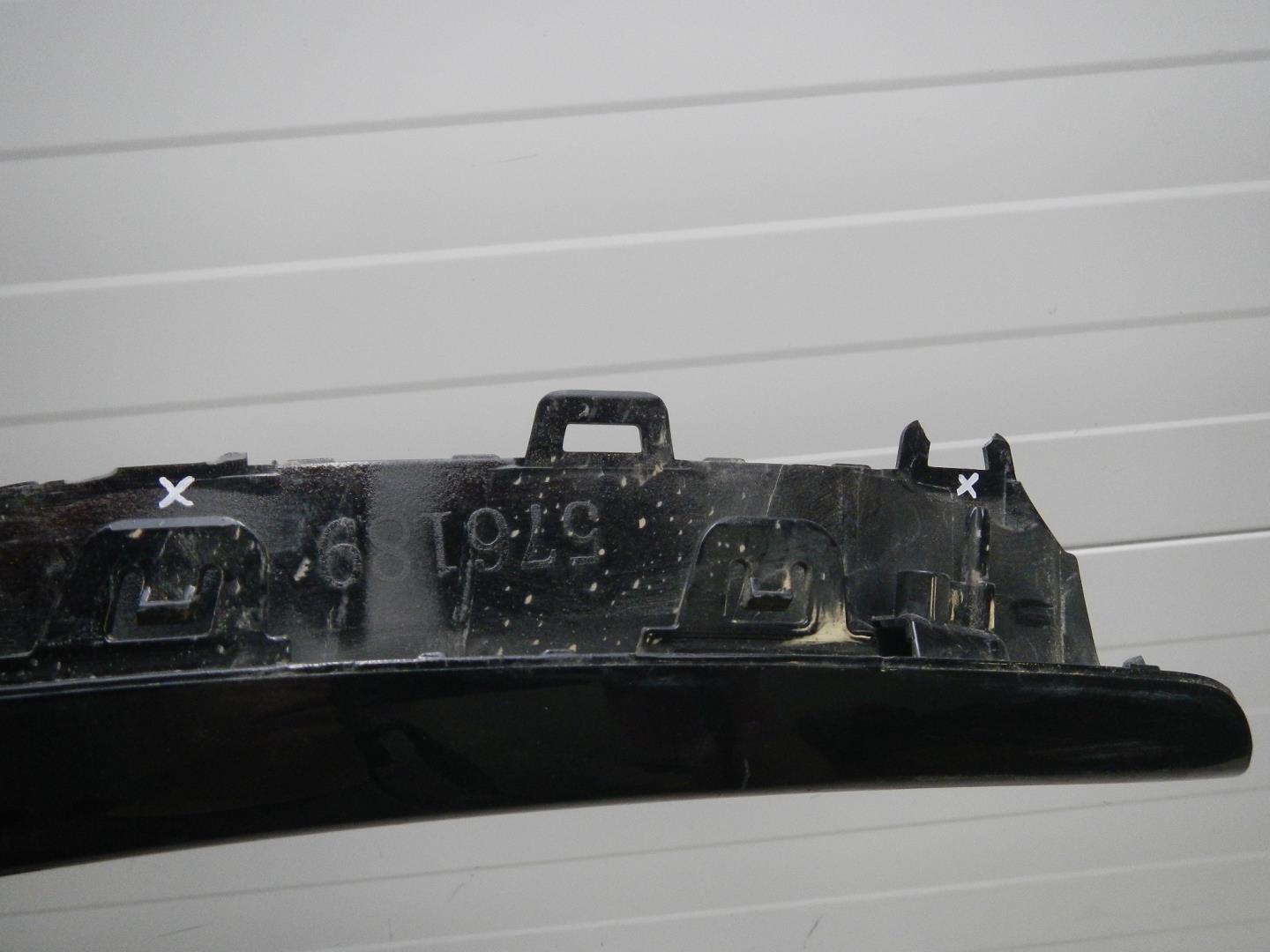 Молдинг переднего бампера левый